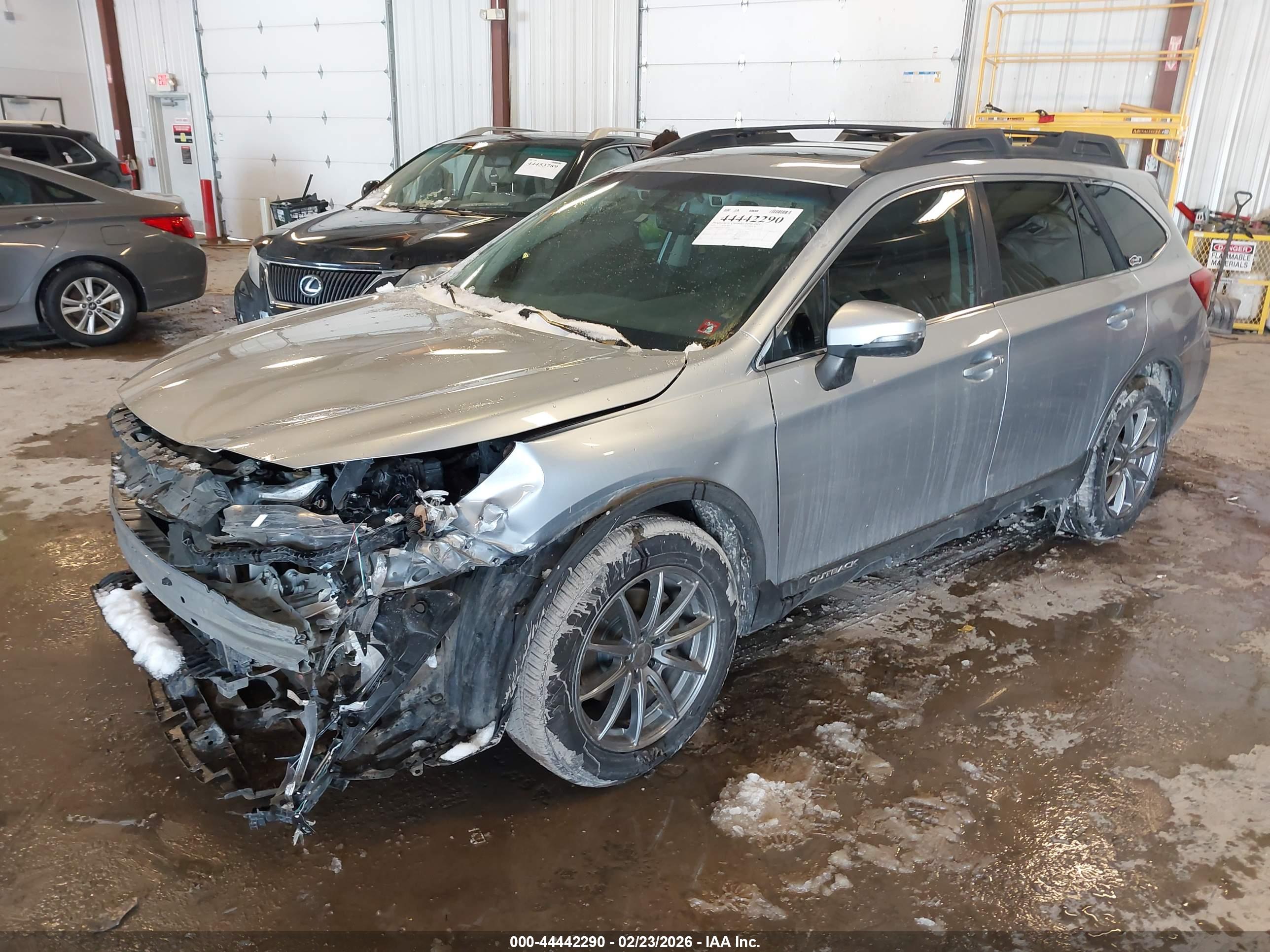 SUBARU OUTBACK image 2