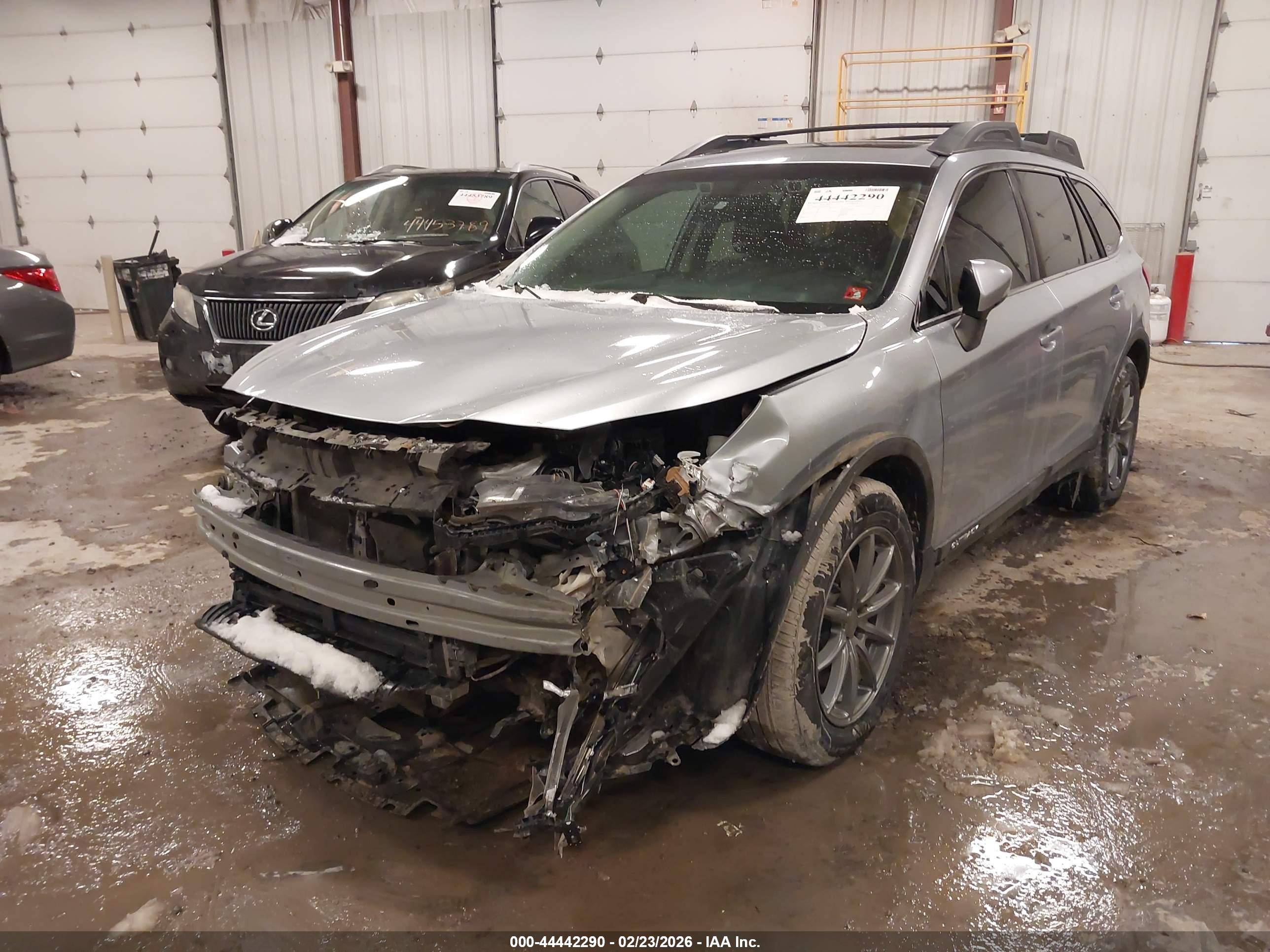 SUBARU OUTBACK image 6