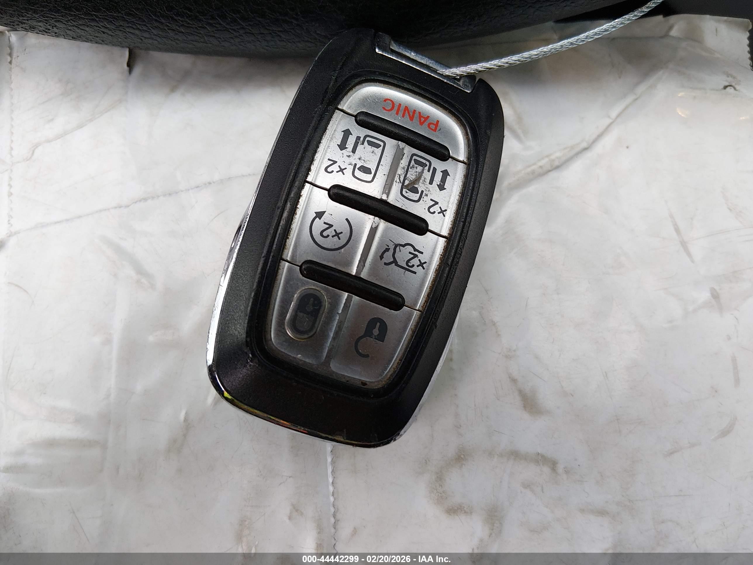 CHRYSLER VOYAGER image 11