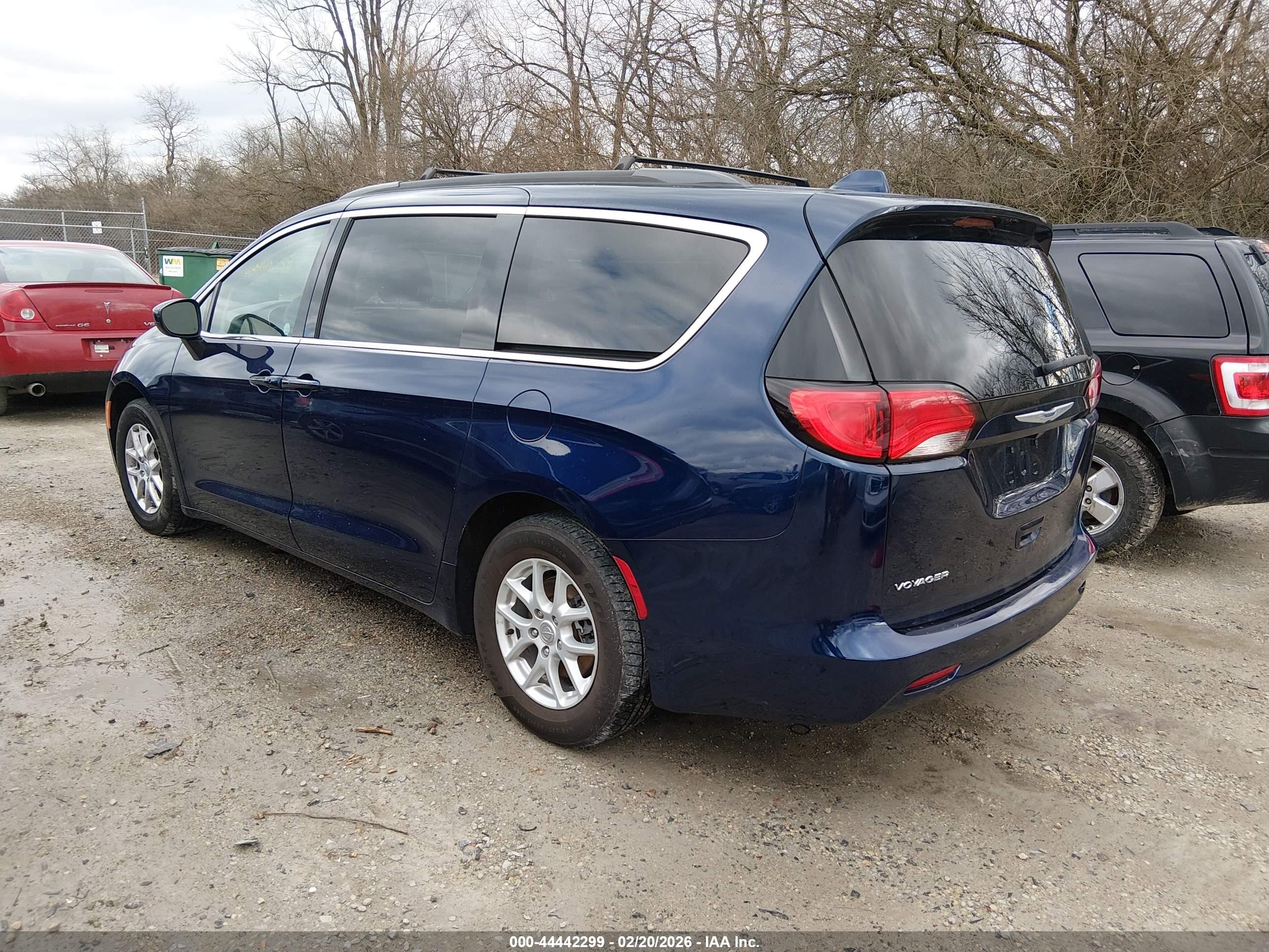 CHRYSLER VOYAGER image 3
