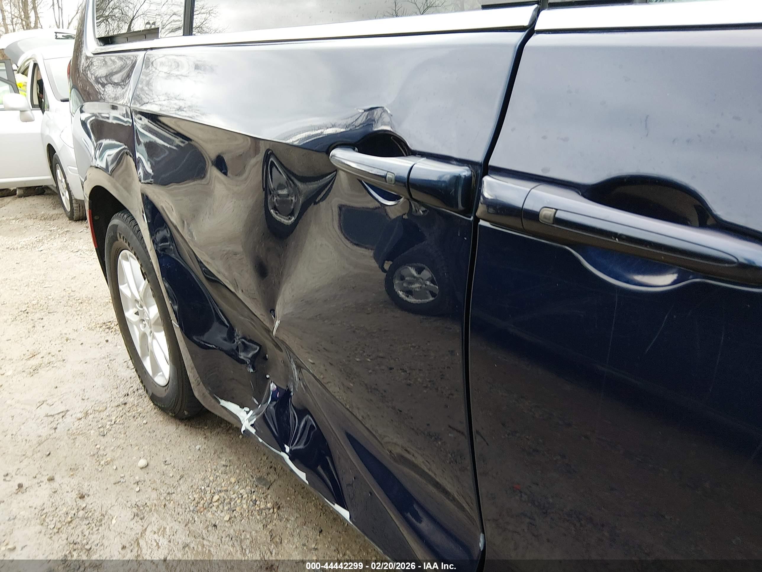 CHRYSLER VOYAGER image 6