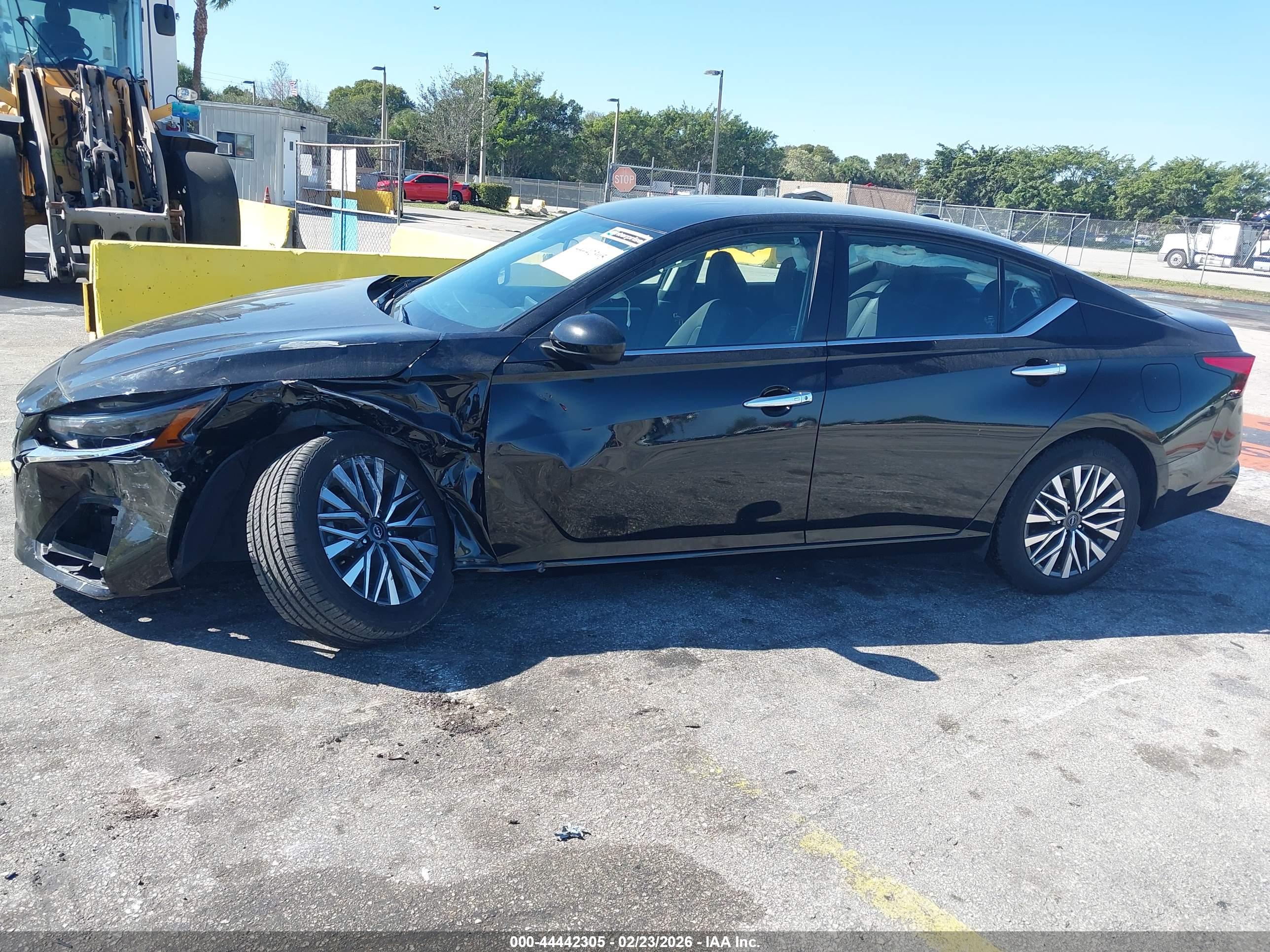 NISSAN ALTIMA image 6