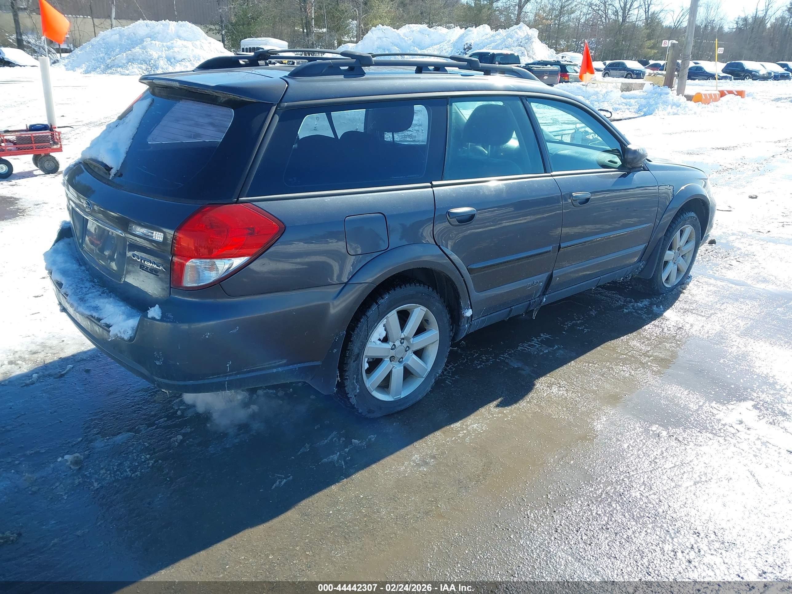 SUBARU OUTBACK image 4