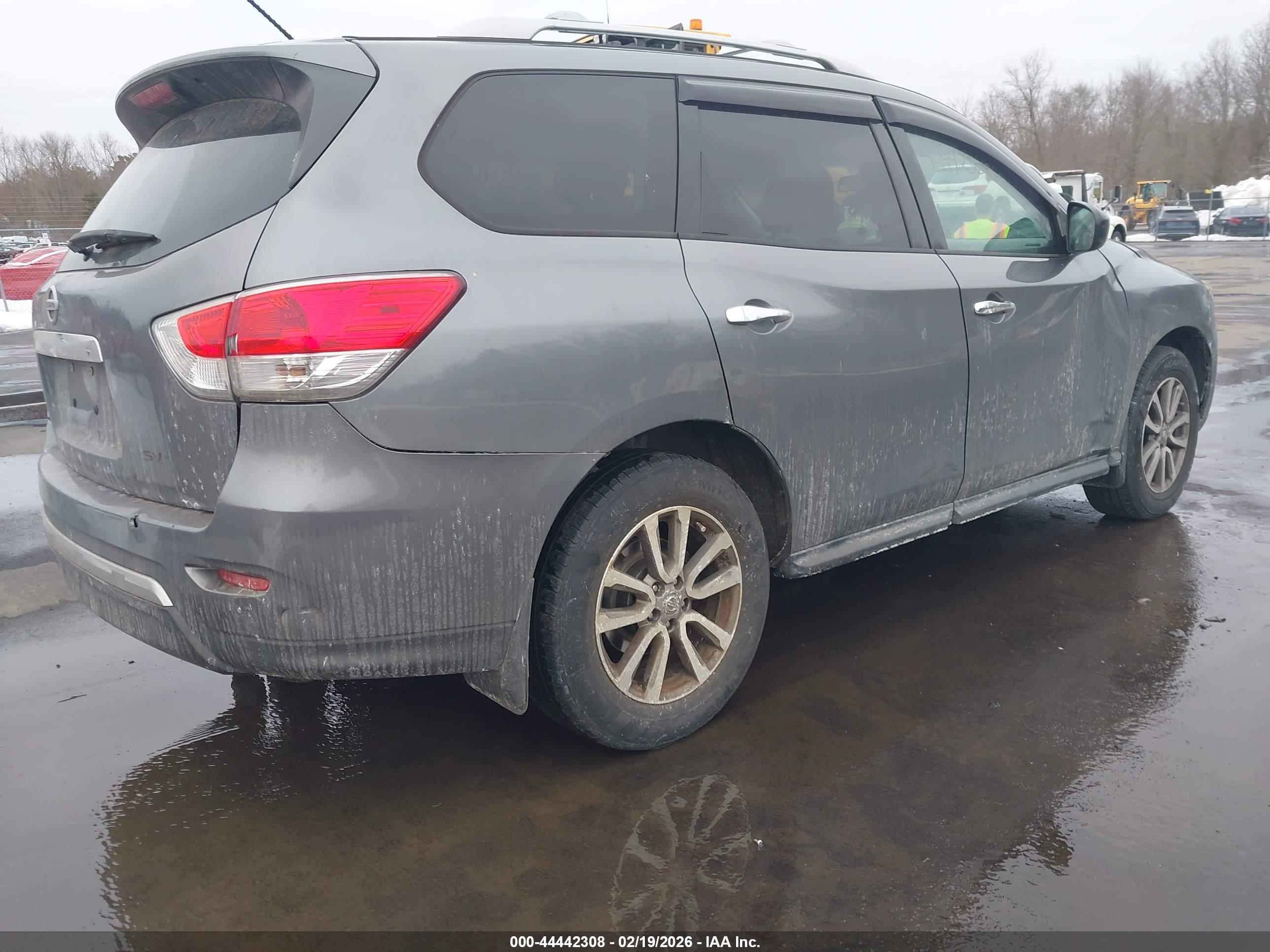 NISSAN PATHFINDER image 4