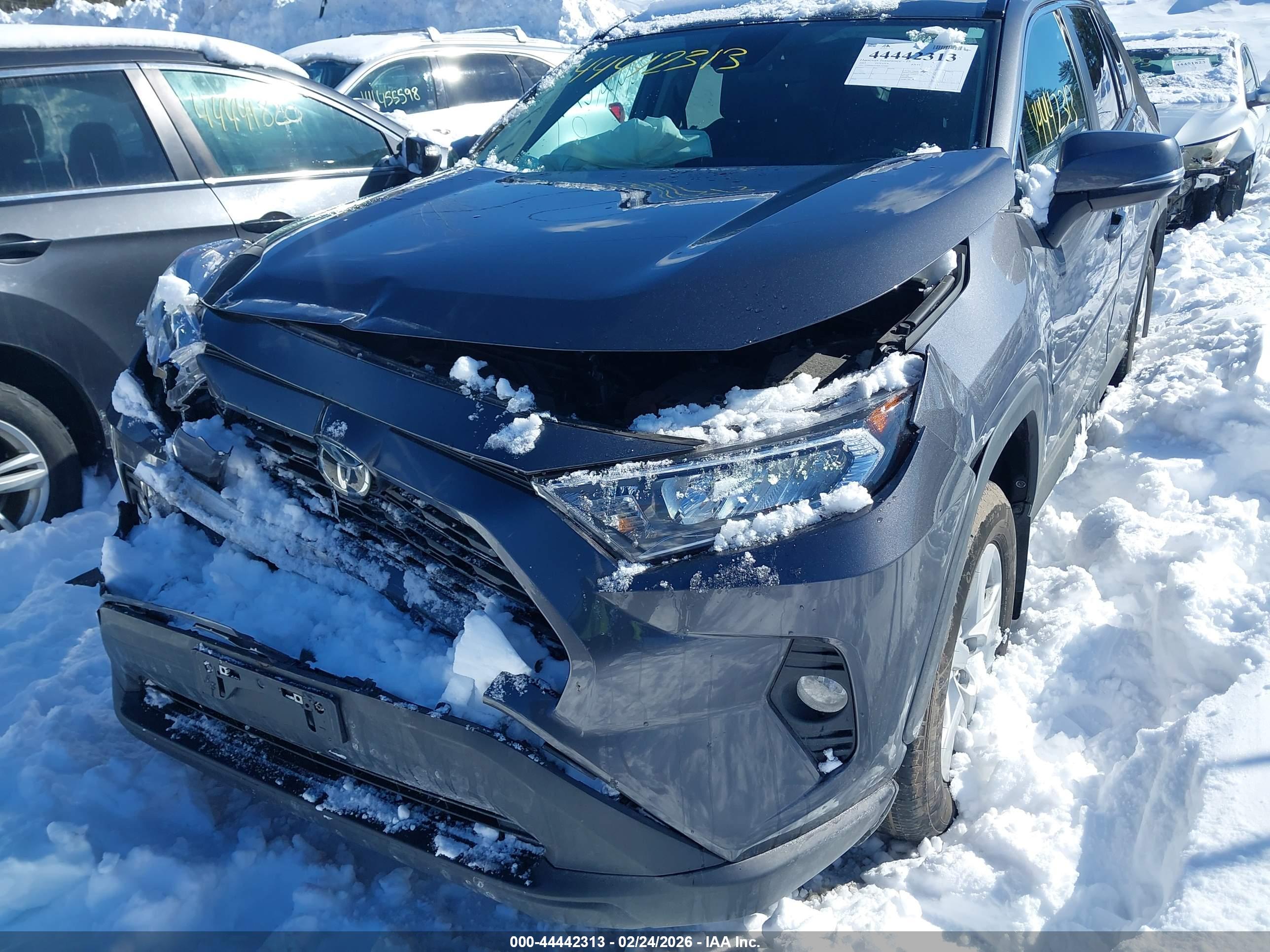 TOYOTA RAV4 image 6