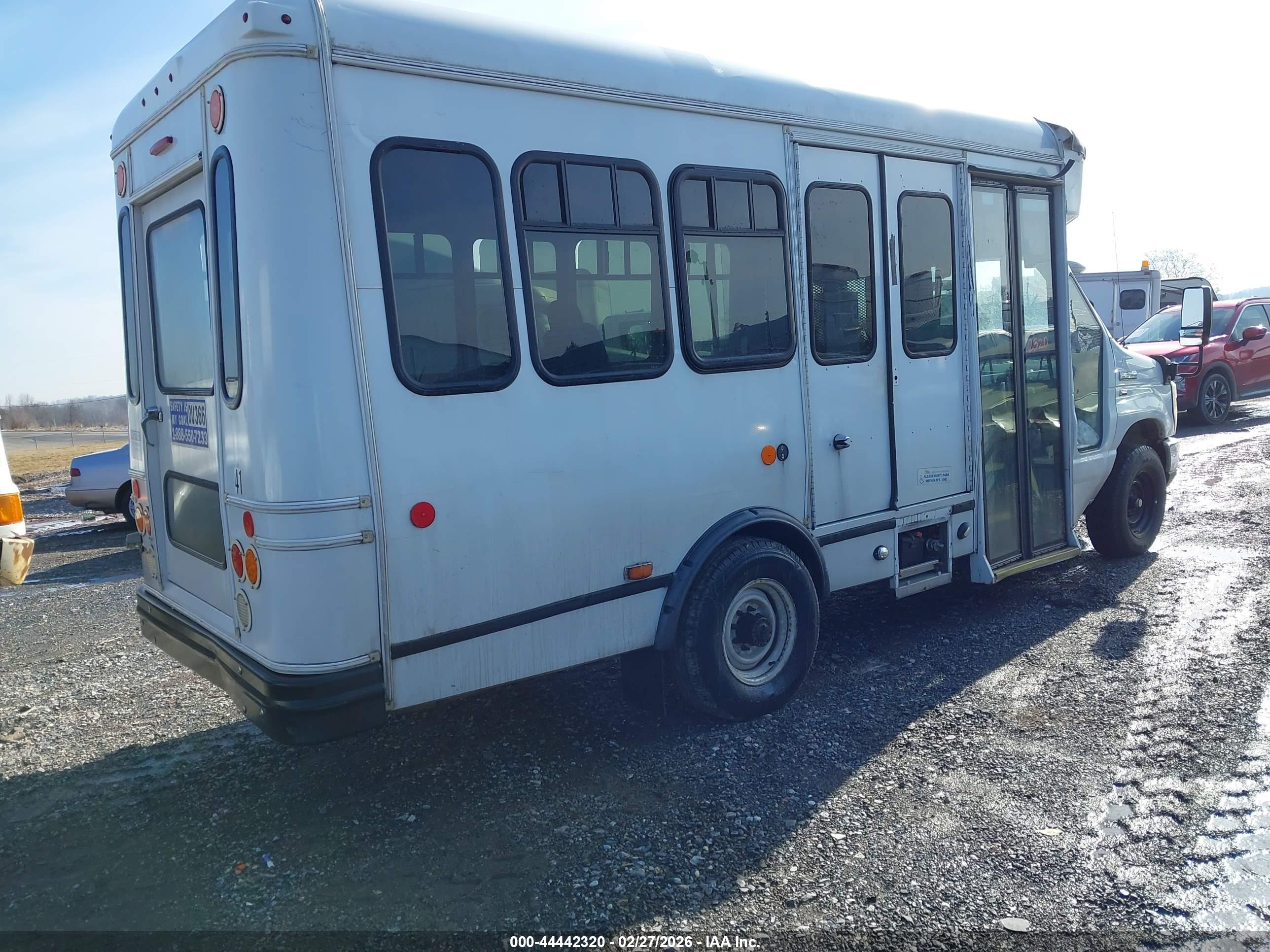 FORD E-350 image 4