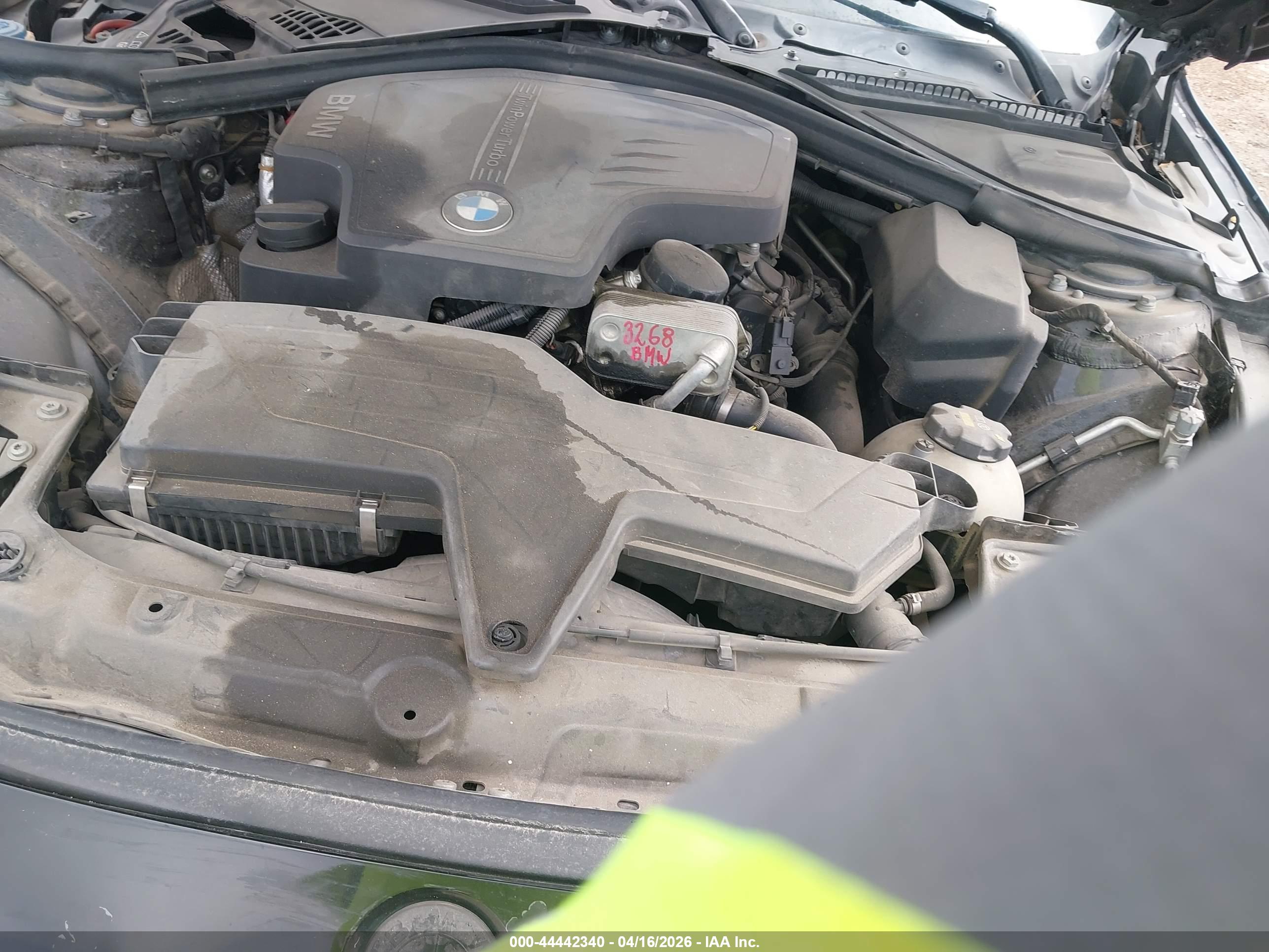 BMW 320I image 10