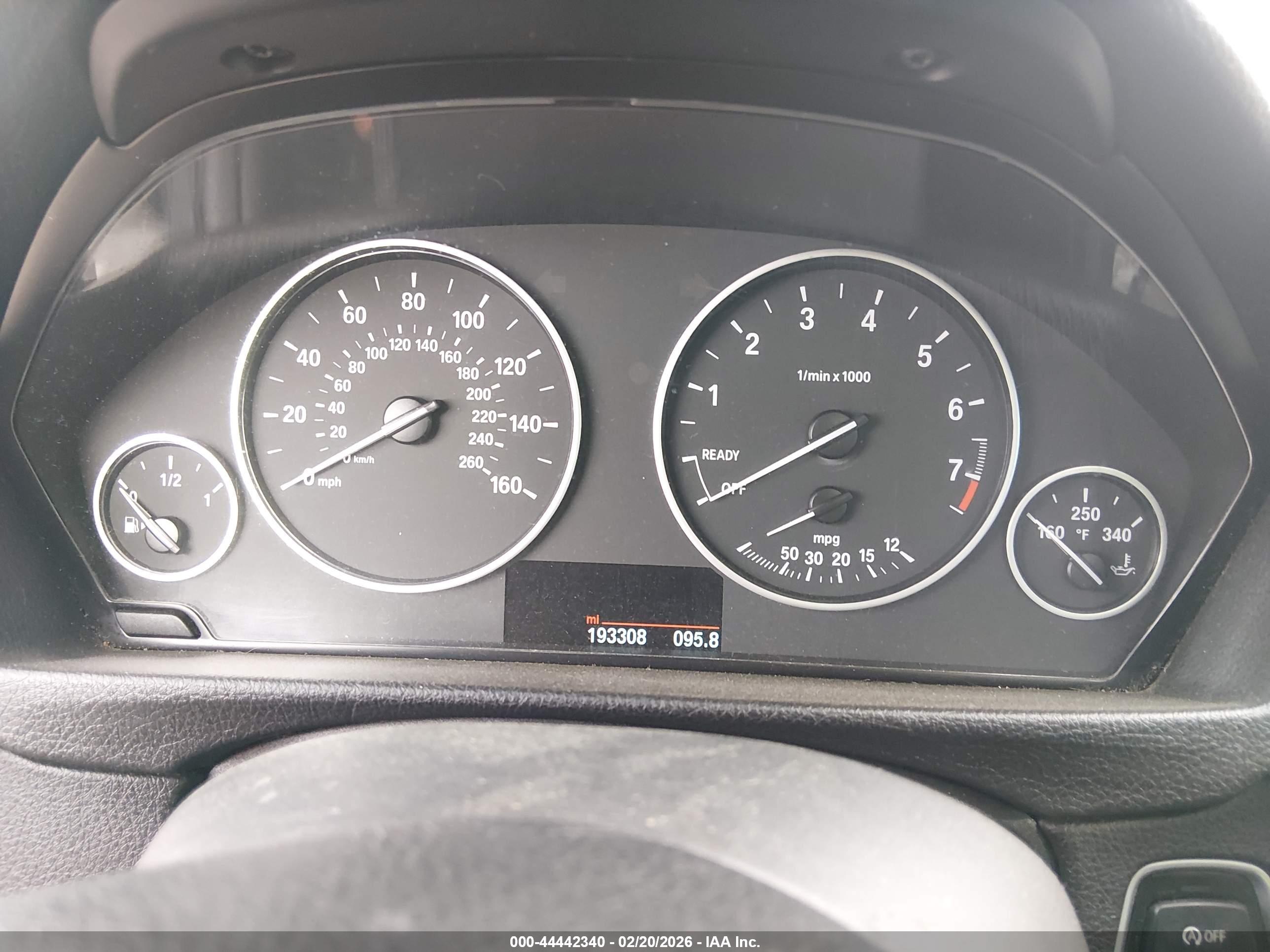 BMW 320I image 7