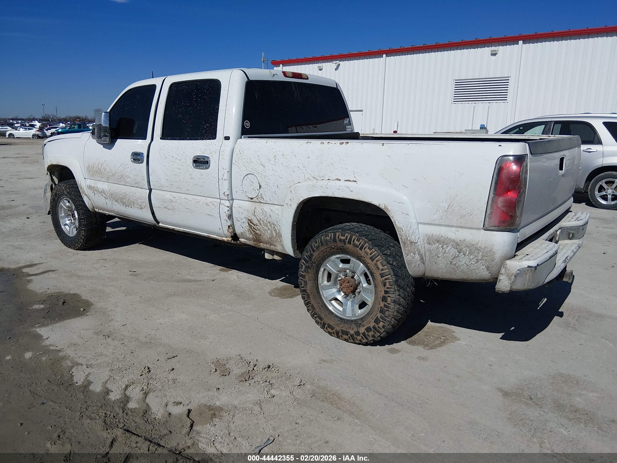 CHEVROLET SILVERADO image 3
