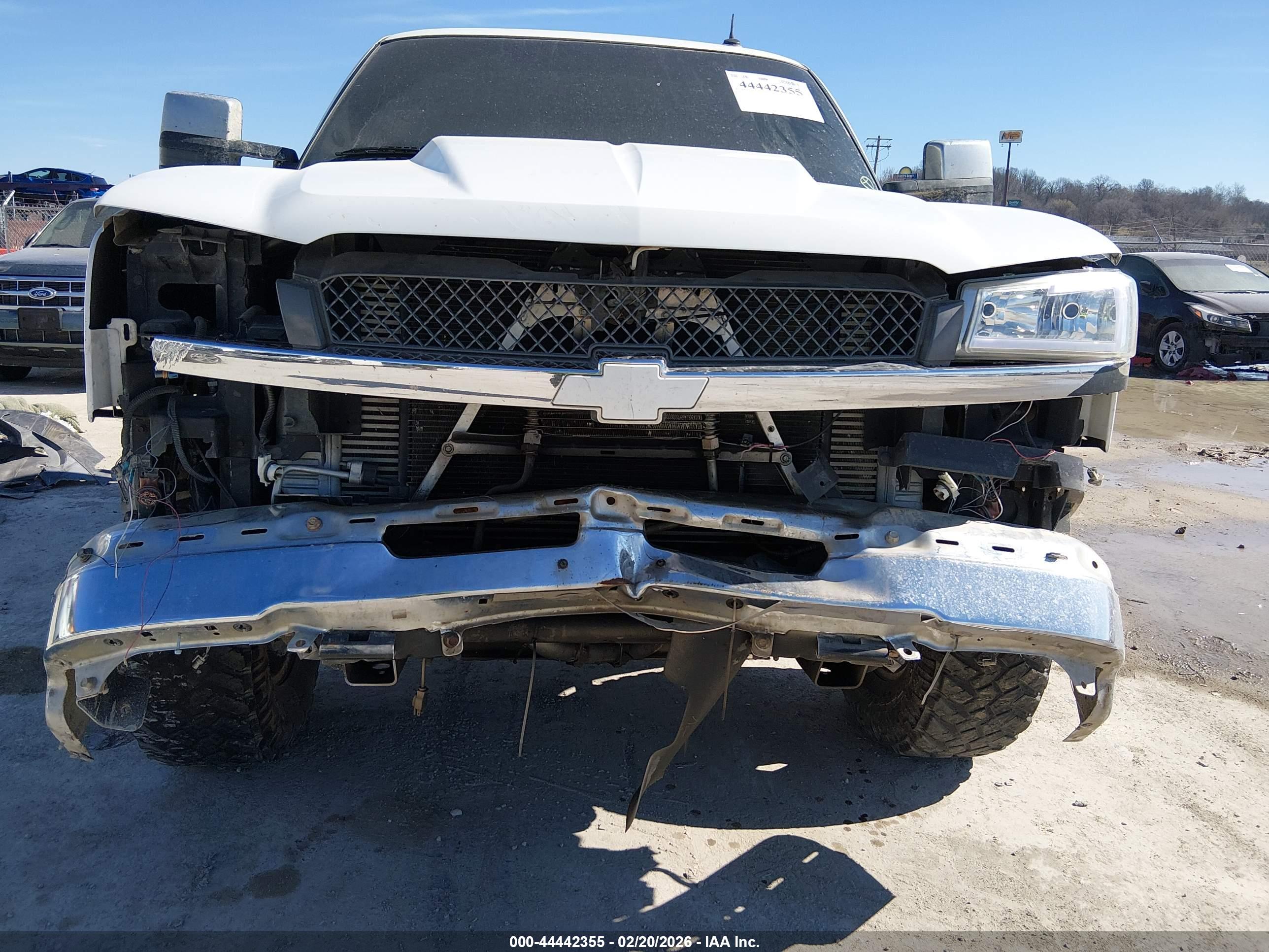 CHEVROLET SILVERADO image 6