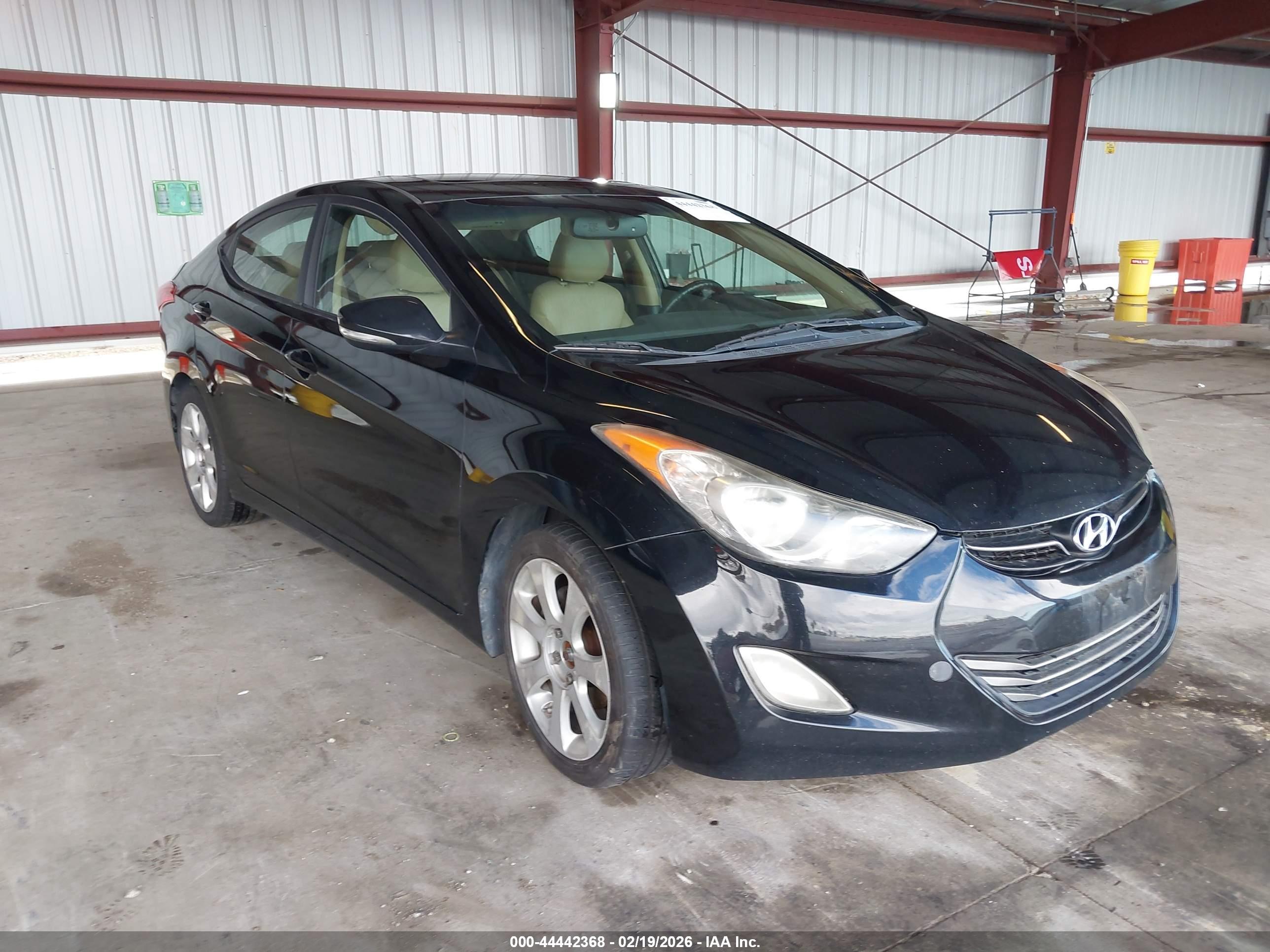 HYUNDAI ELANTRA image 6