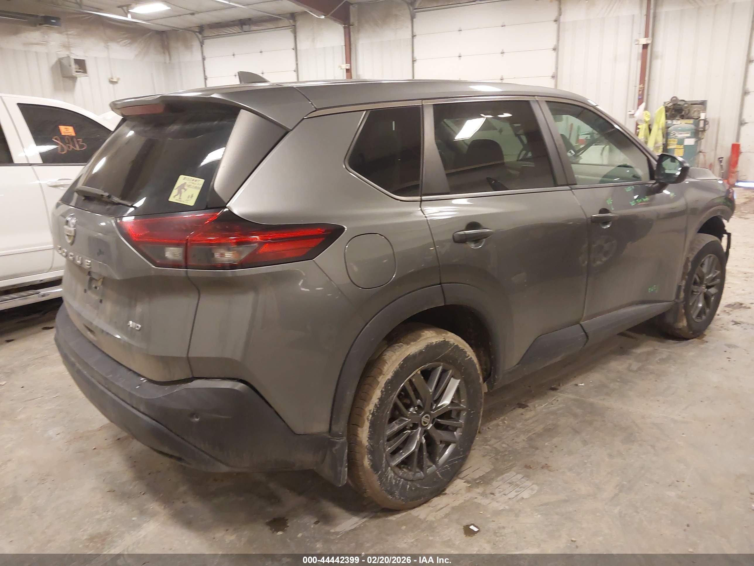 NISSAN ROGUE image 4