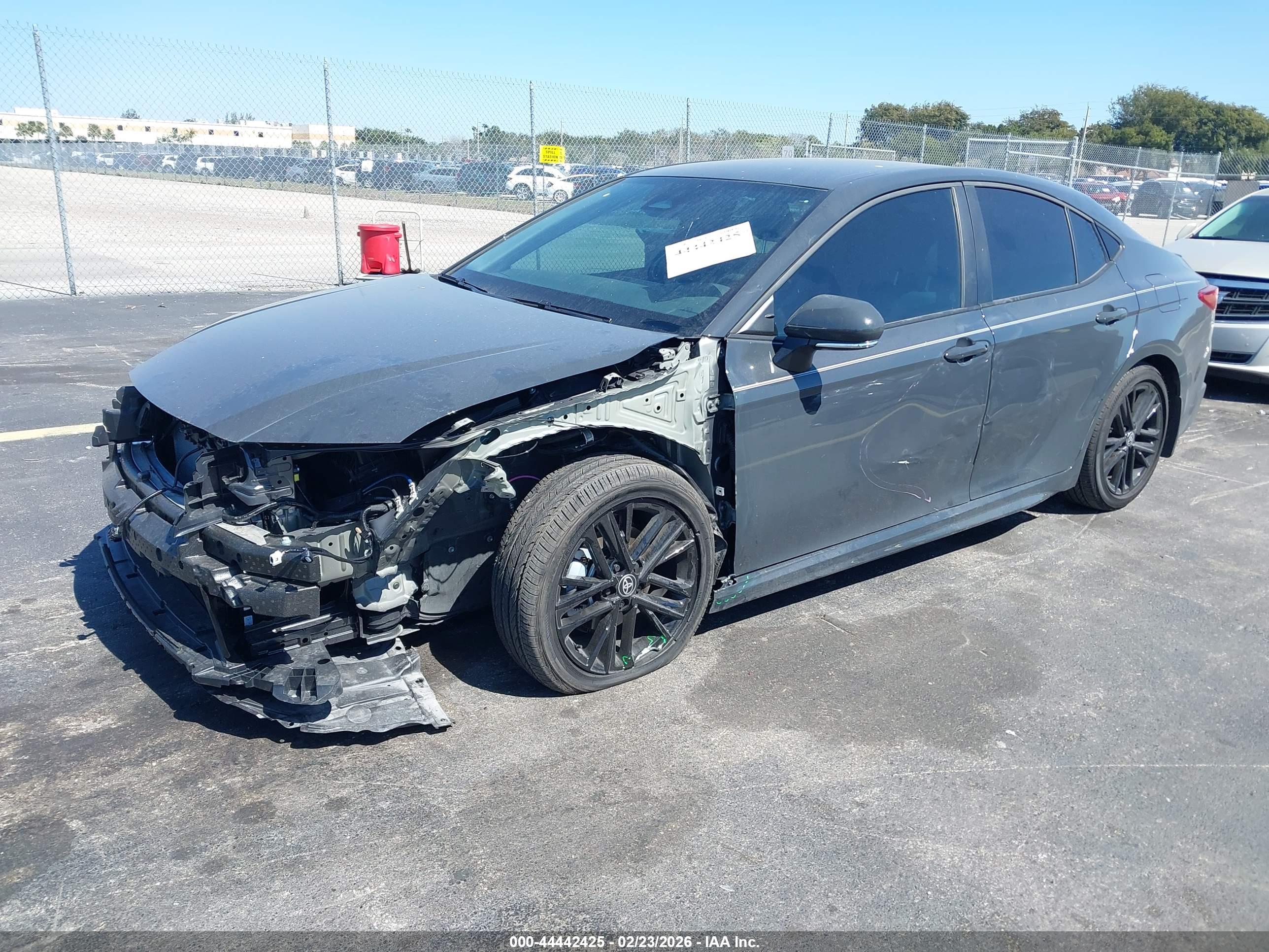 TOYOTA CAMRY image 2