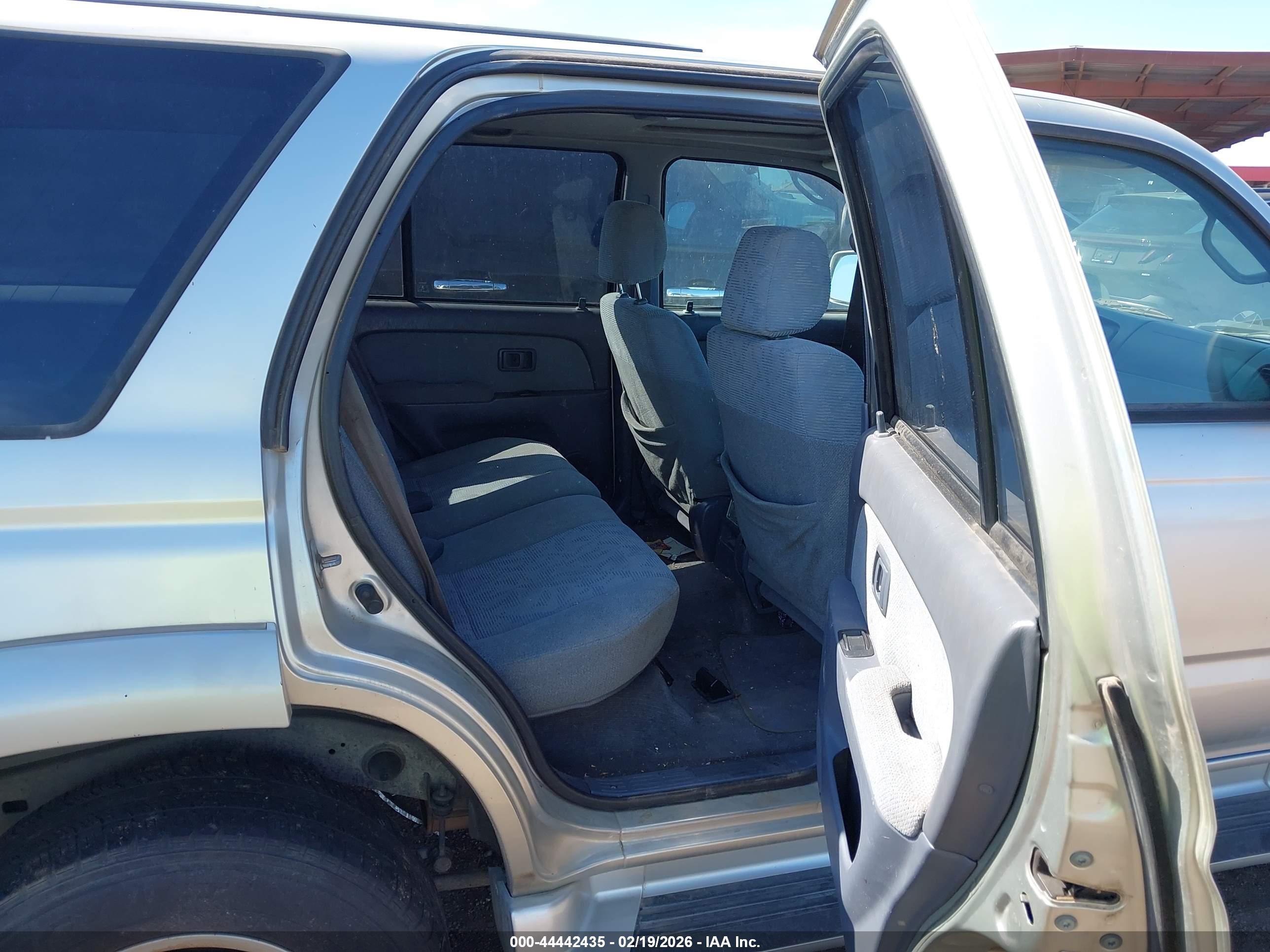 TOYOTA 4RUNNER image 8