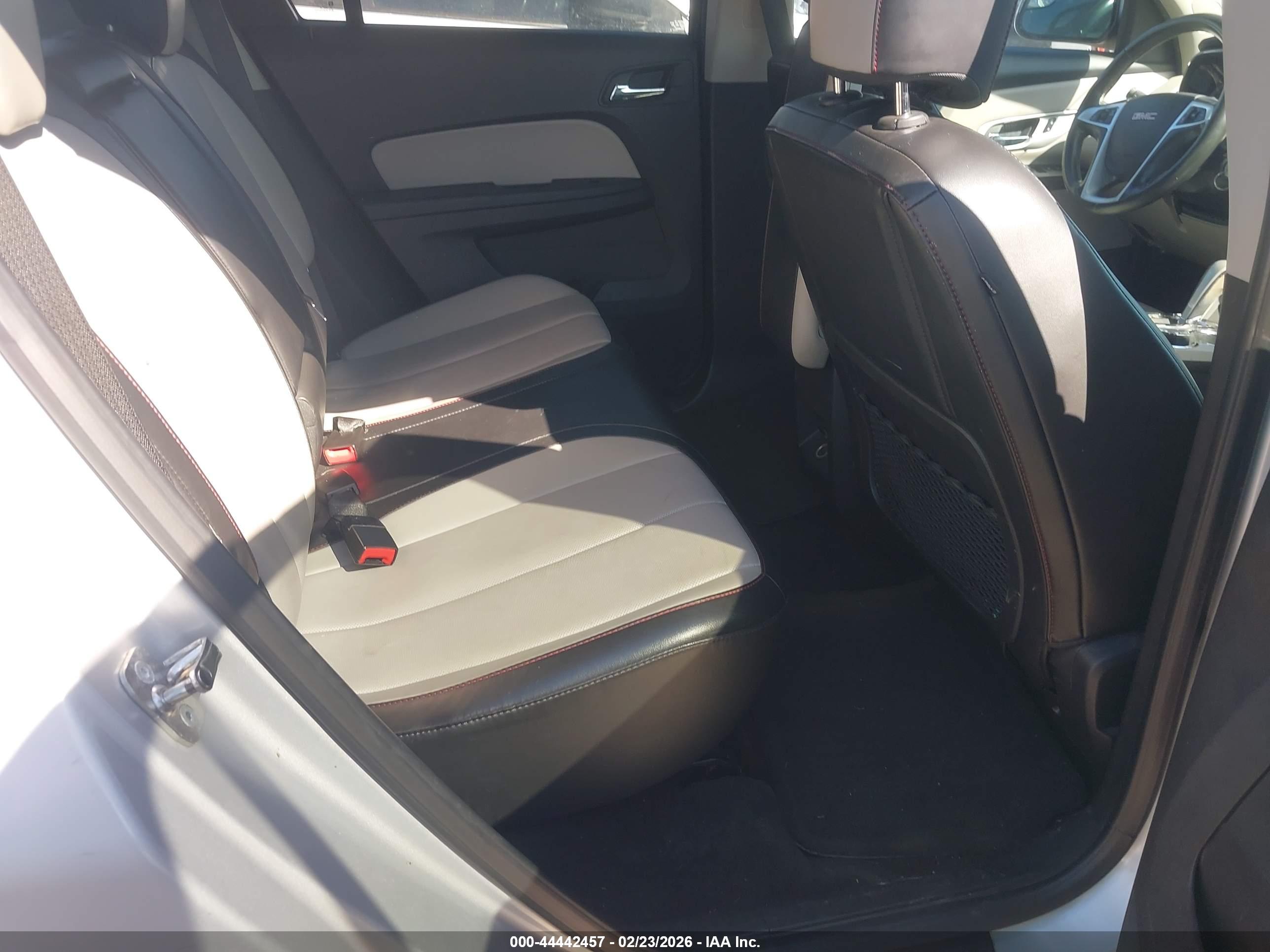 GMC TERRAIN image 8