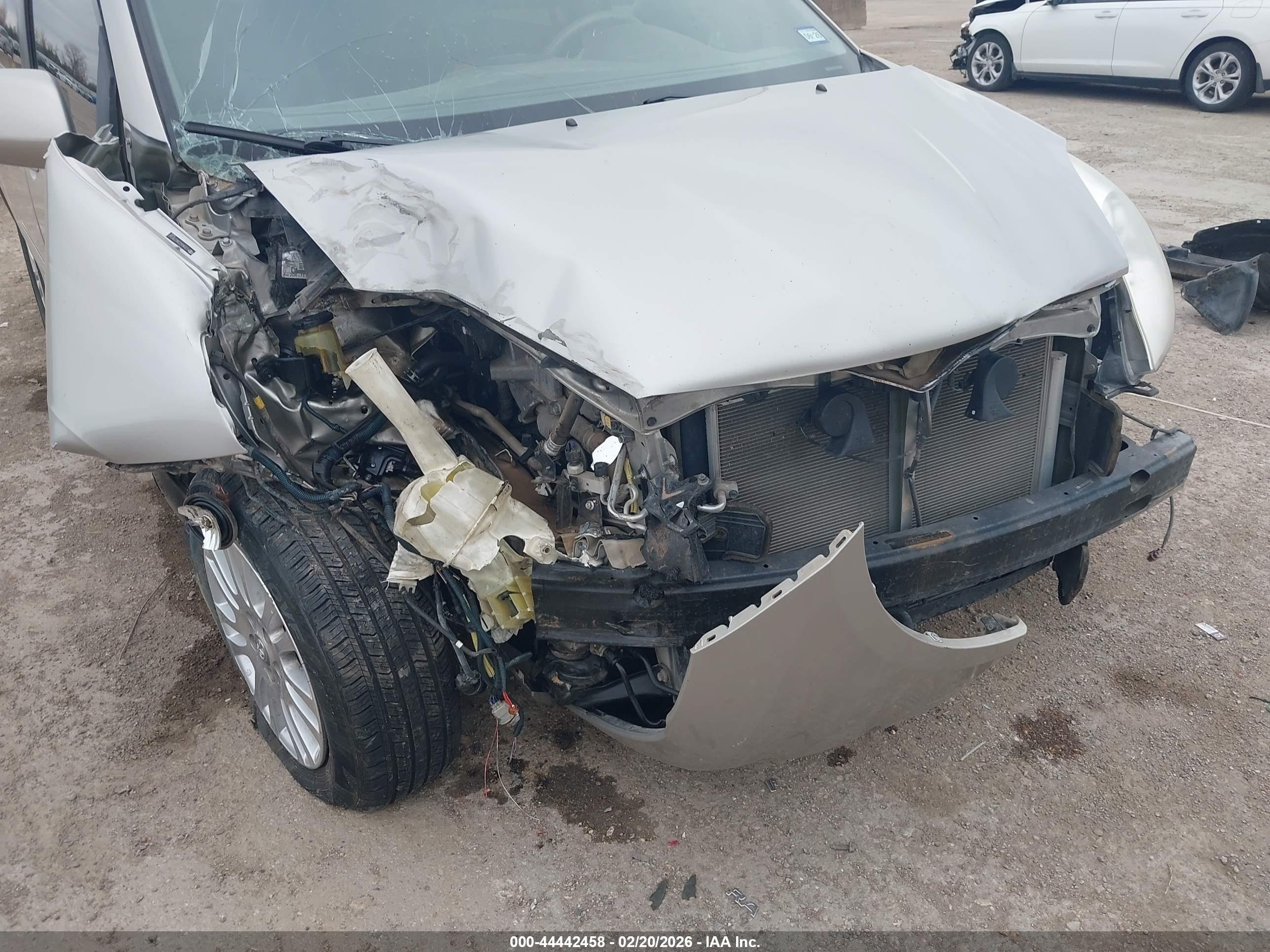 TOYOTA SIENNA image 6