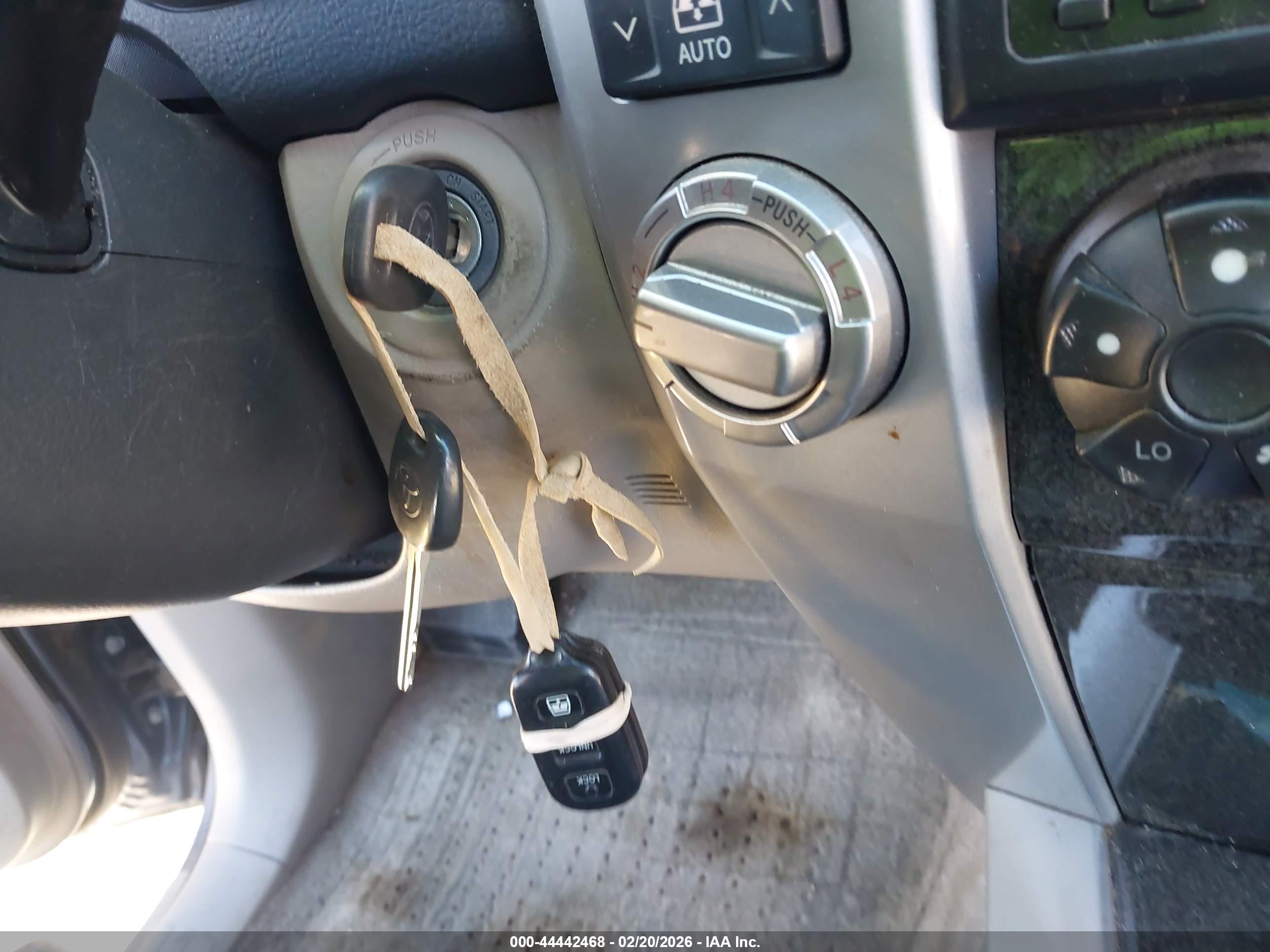 TOYOTA 4RUNNER image 11