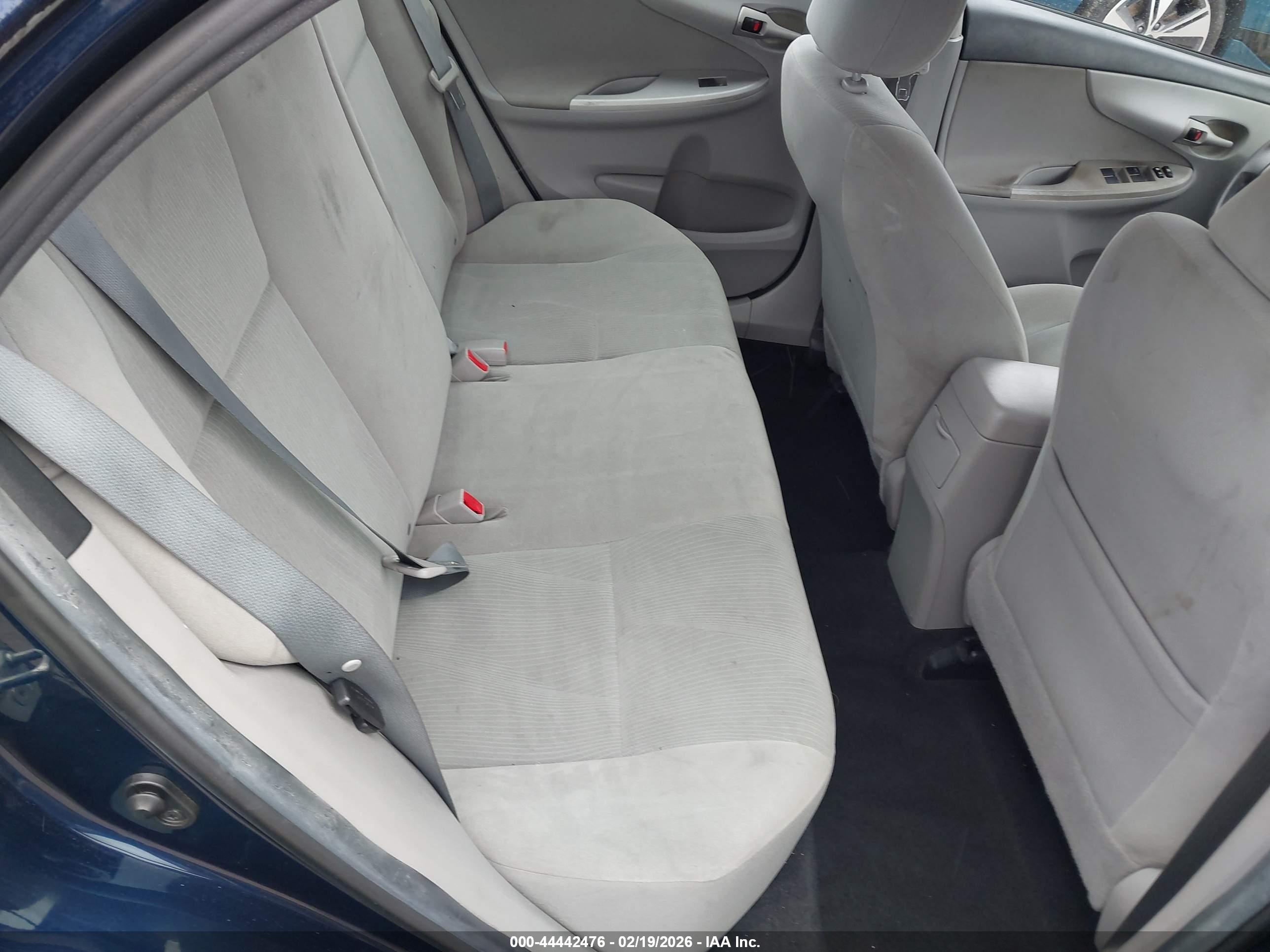 TOYOTA COROLLA image 8