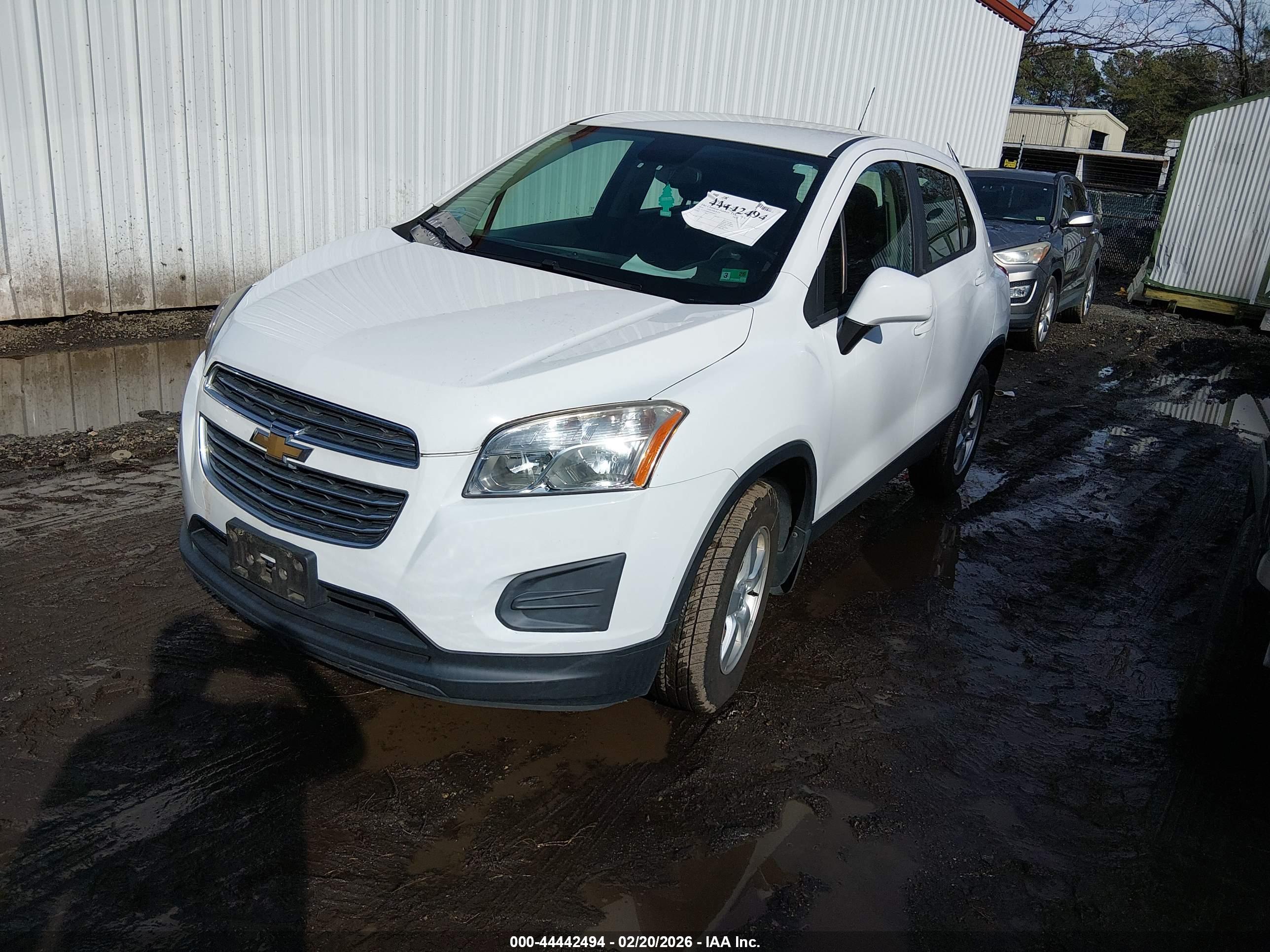 CHEVROLET TRAX image 2