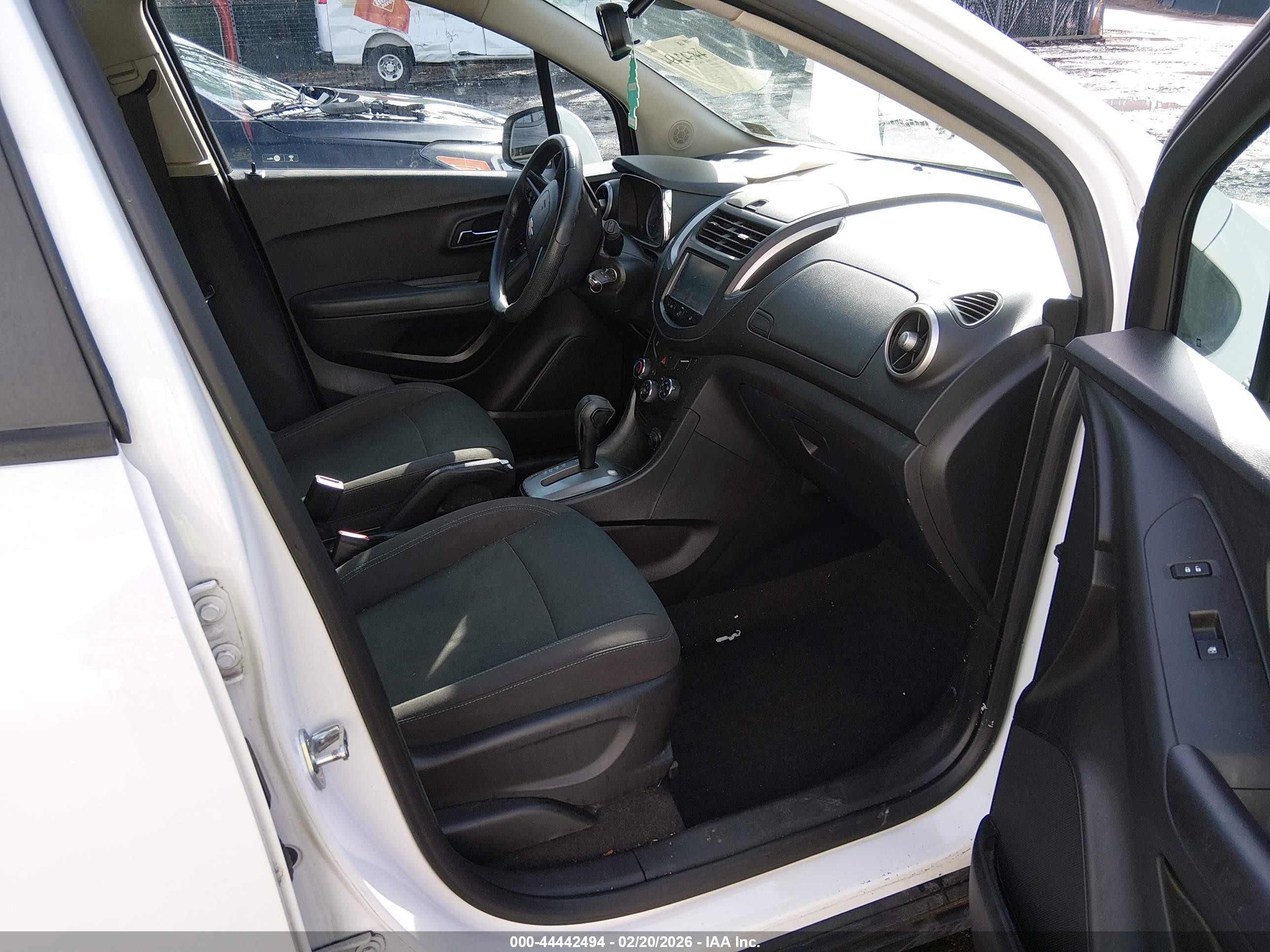 CHEVROLET TRAX image 5