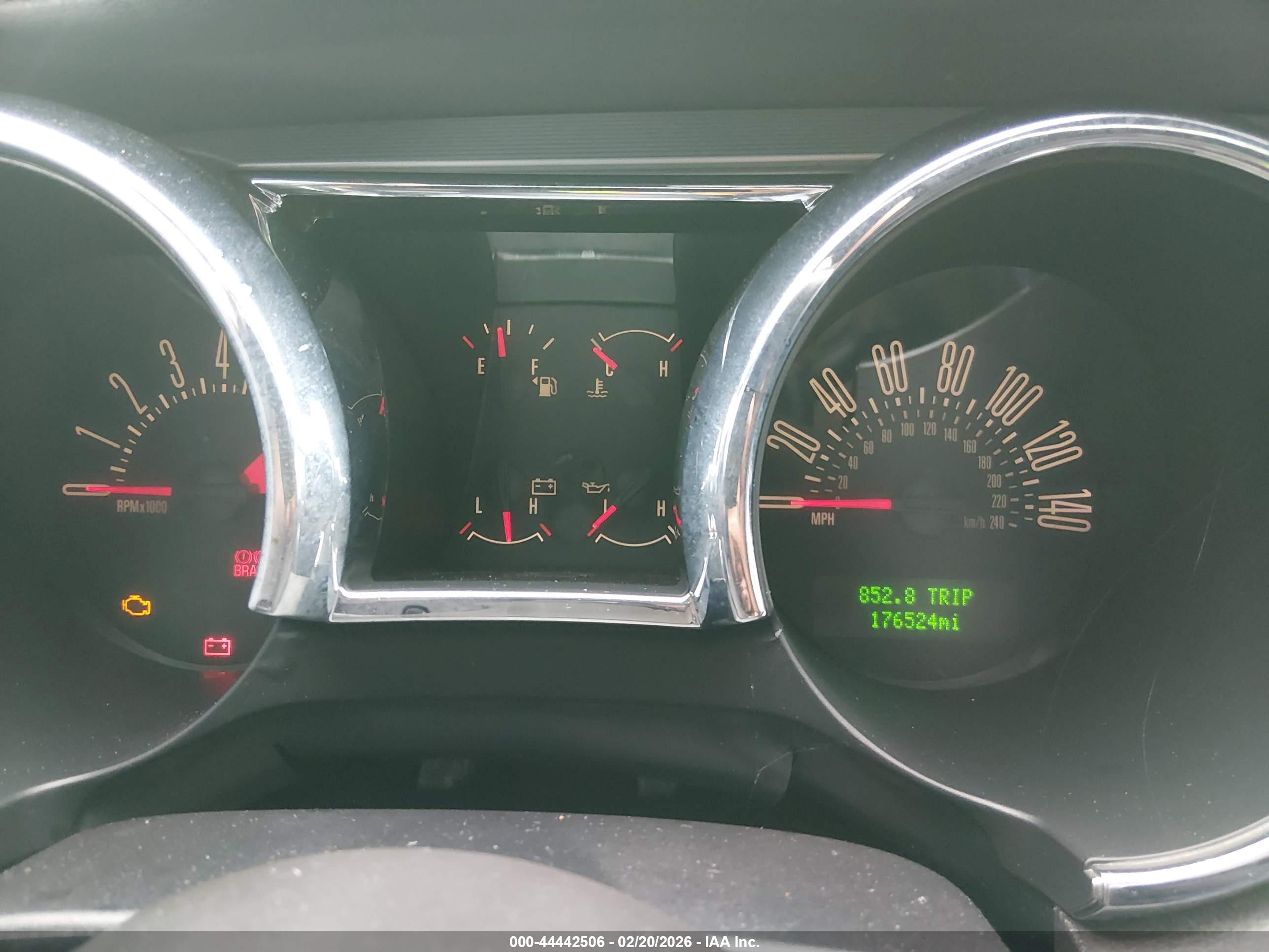 FORD MUSTANG image 7