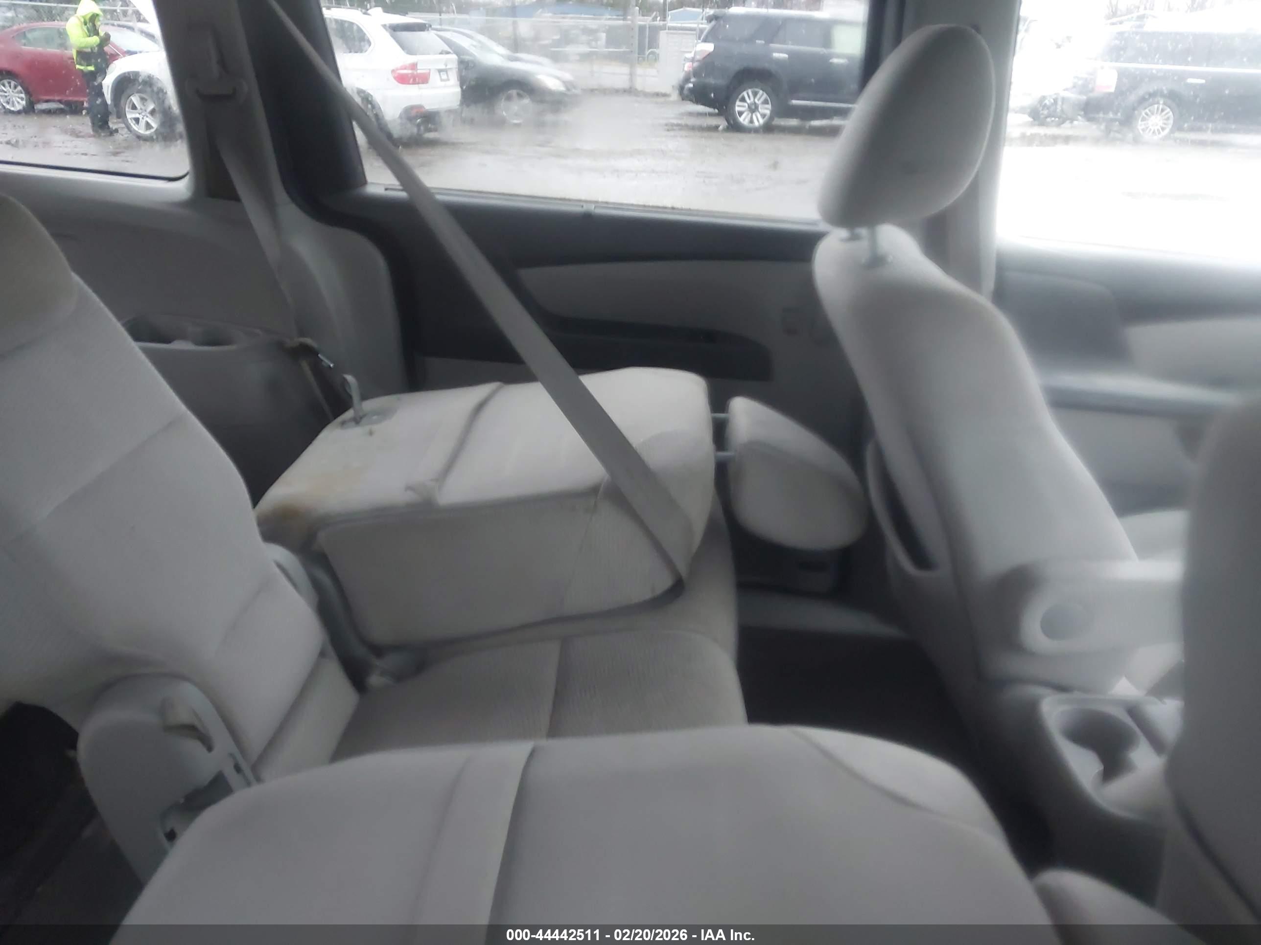 HONDA ODYSSEY image 8