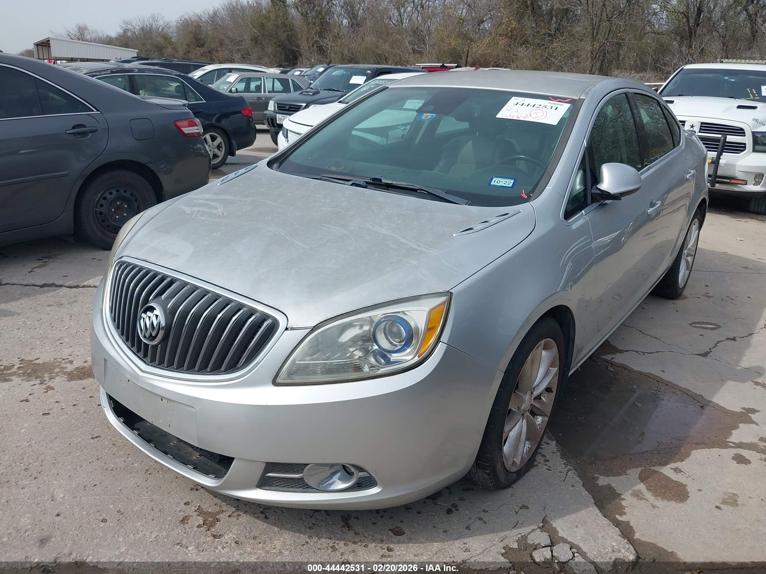BUICK VERANO image 2