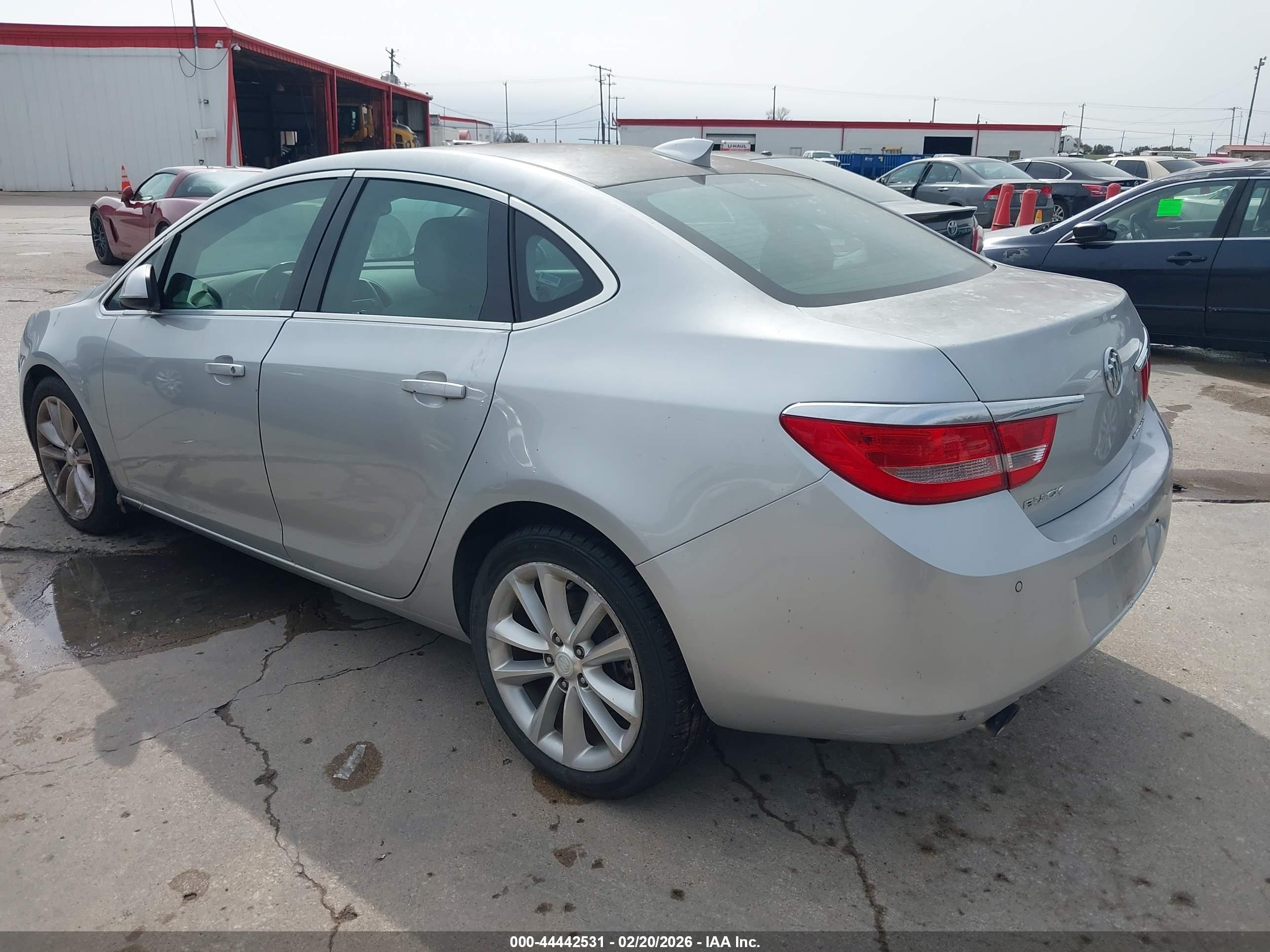 BUICK VERANO image 3