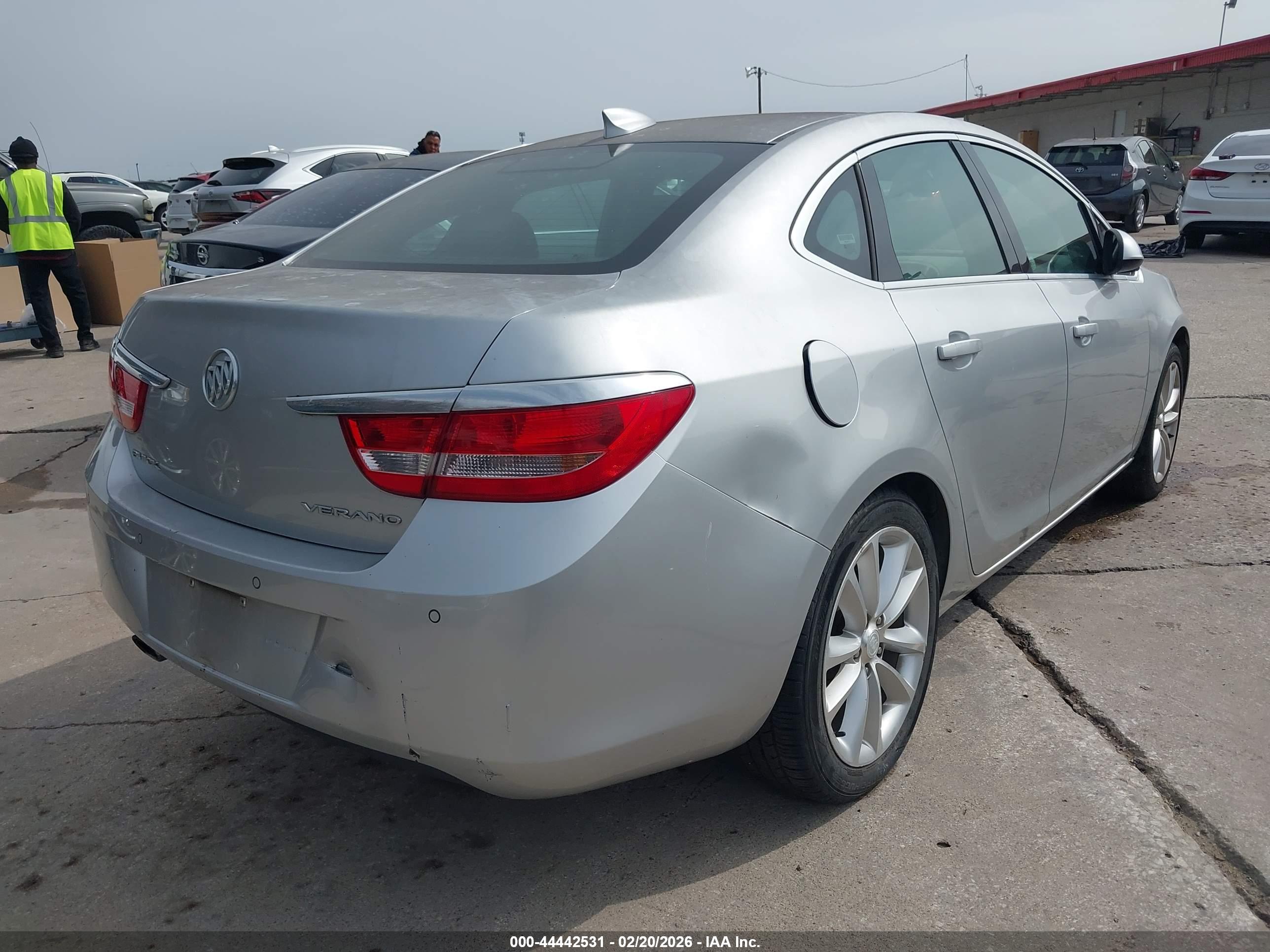 BUICK VERANO image 4