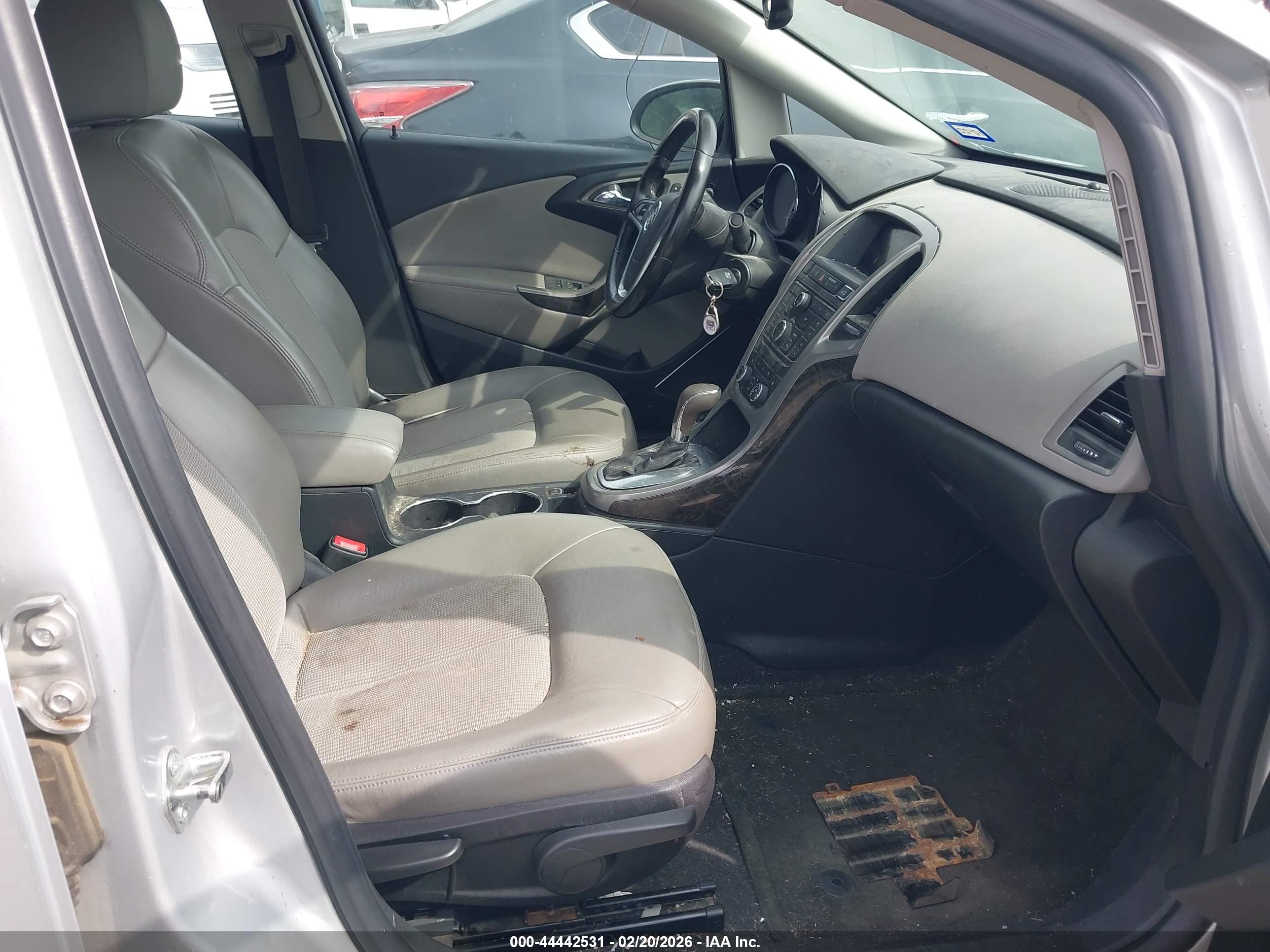 BUICK VERANO image 5