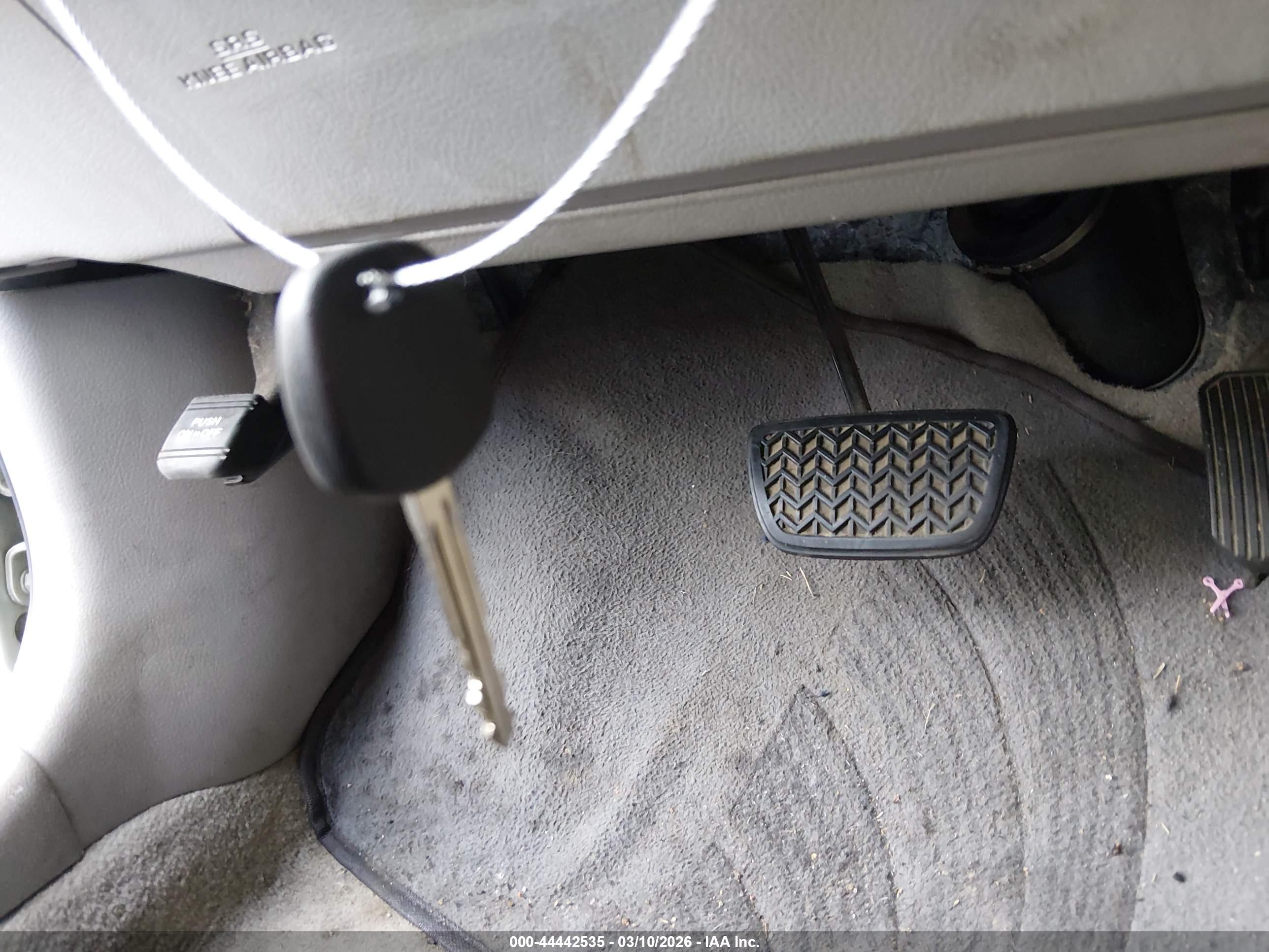 TOYOTA CAMRY image 11