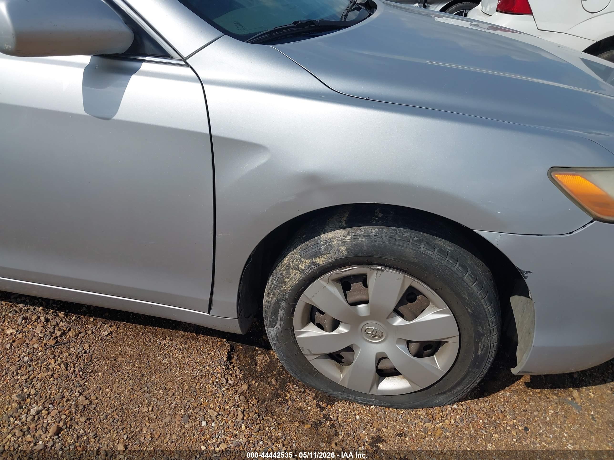TOYOTA CAMRY image 6