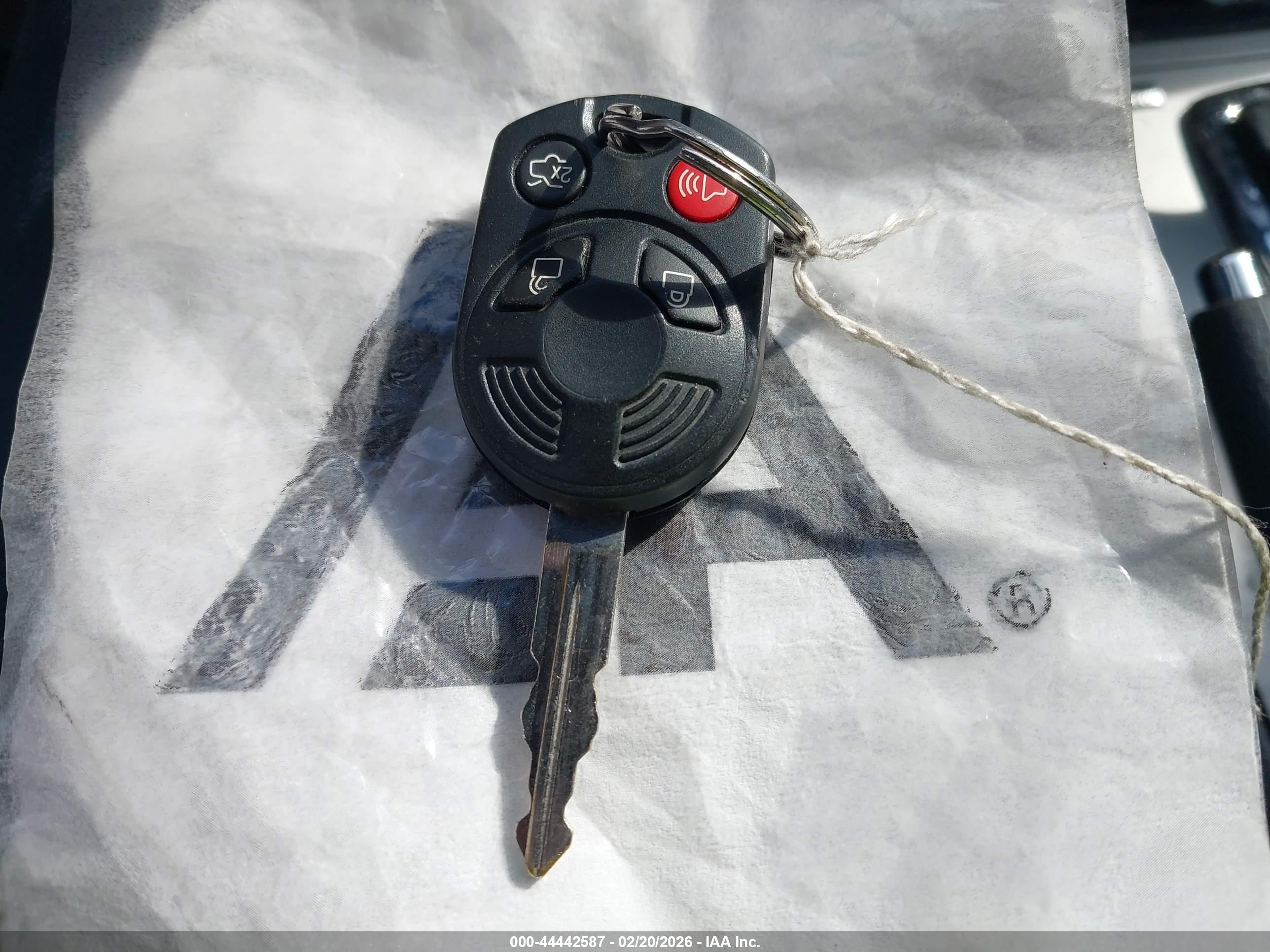 FORD FUSION image 11