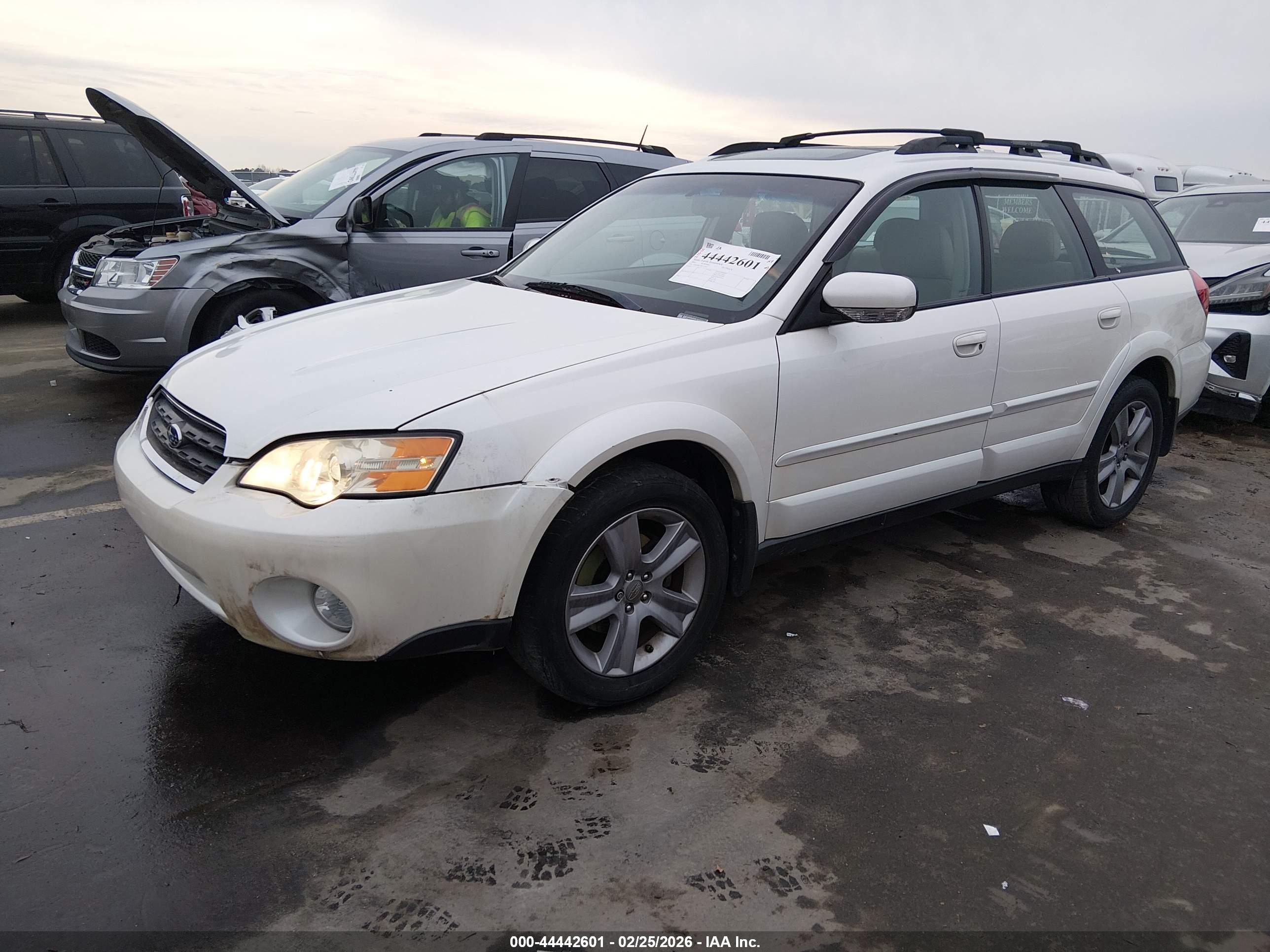 SUBARU OUTBACK image 2