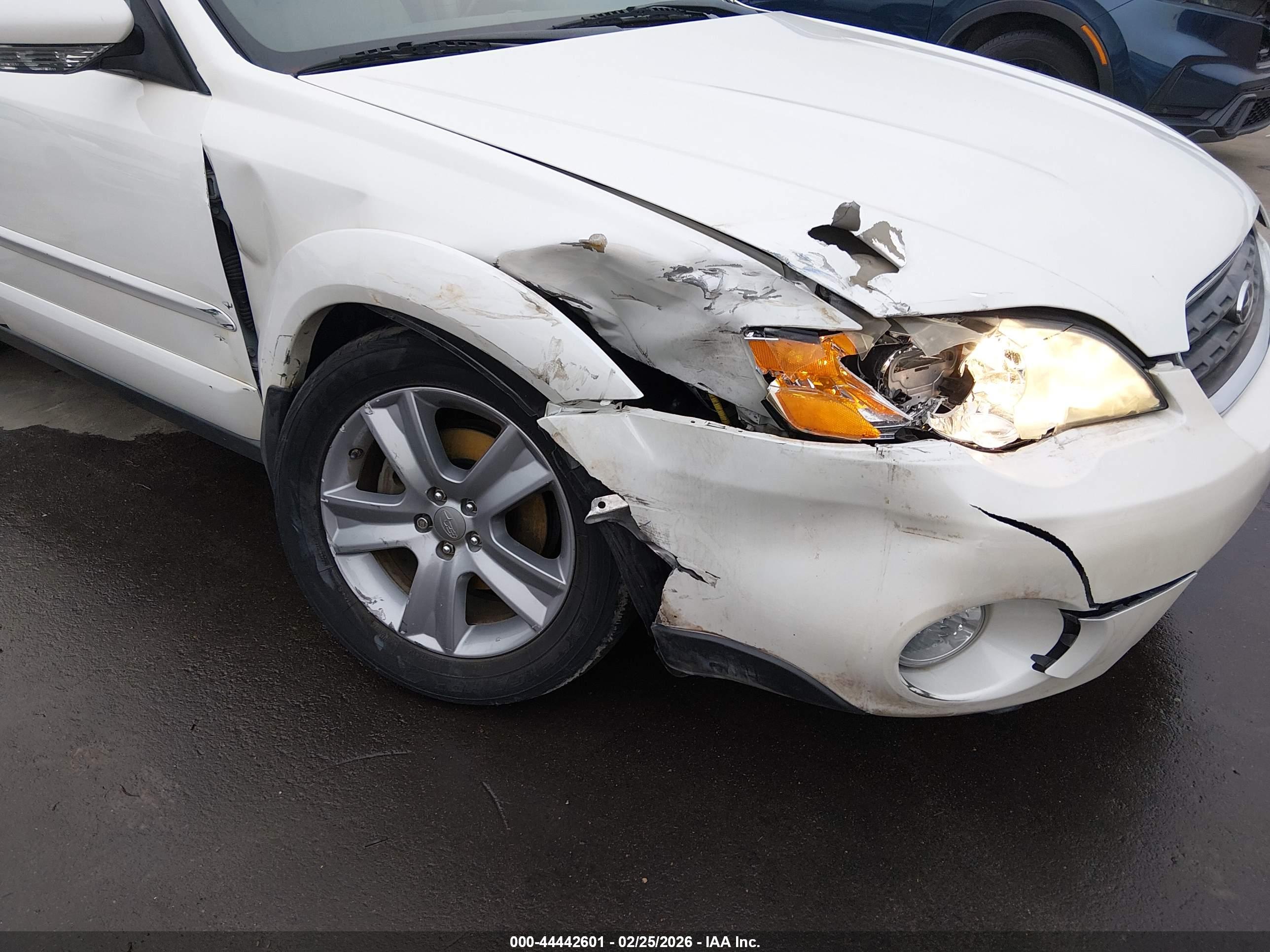 SUBARU OUTBACK image 6