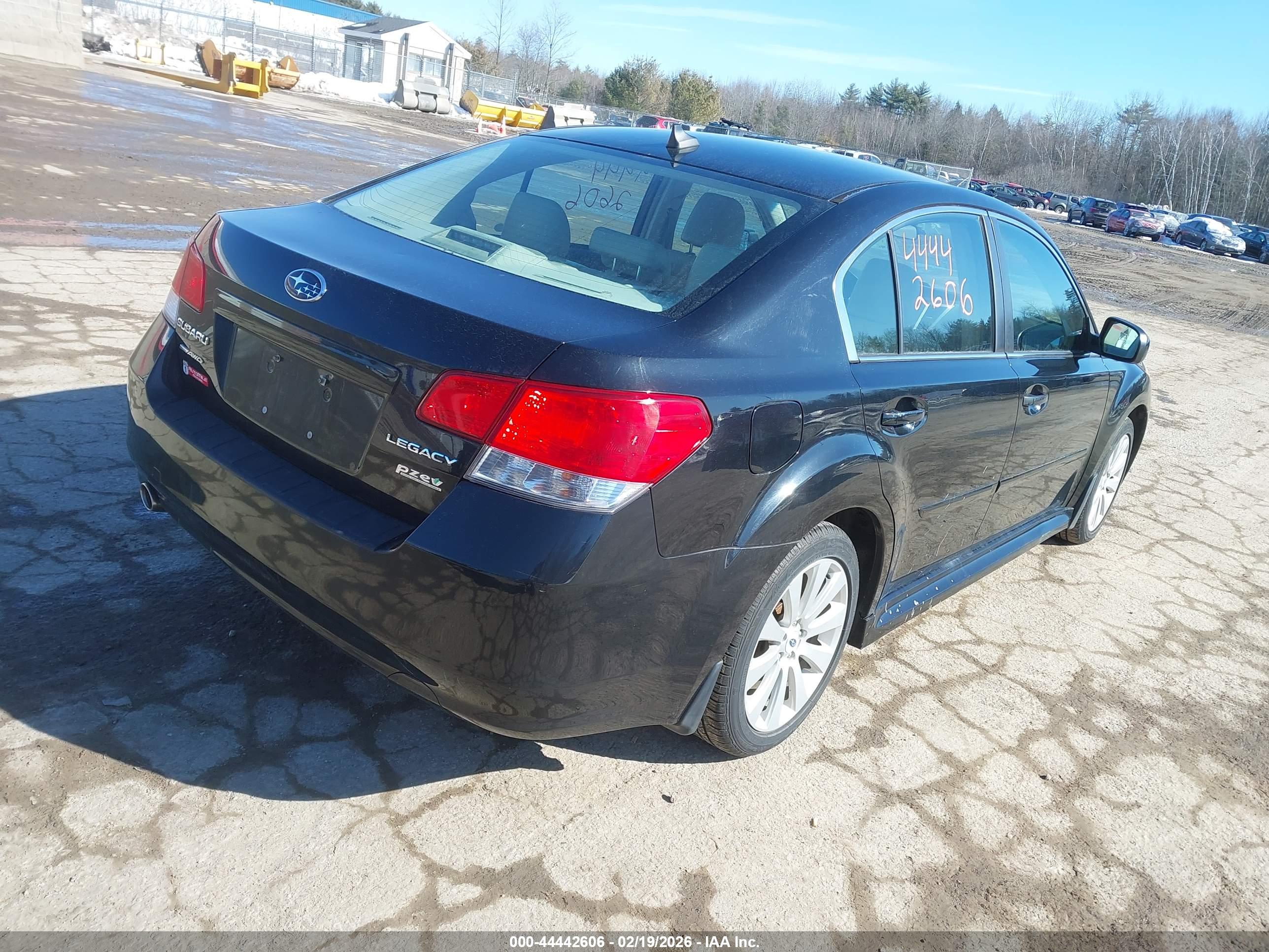 SUBARU LEGACY image 4