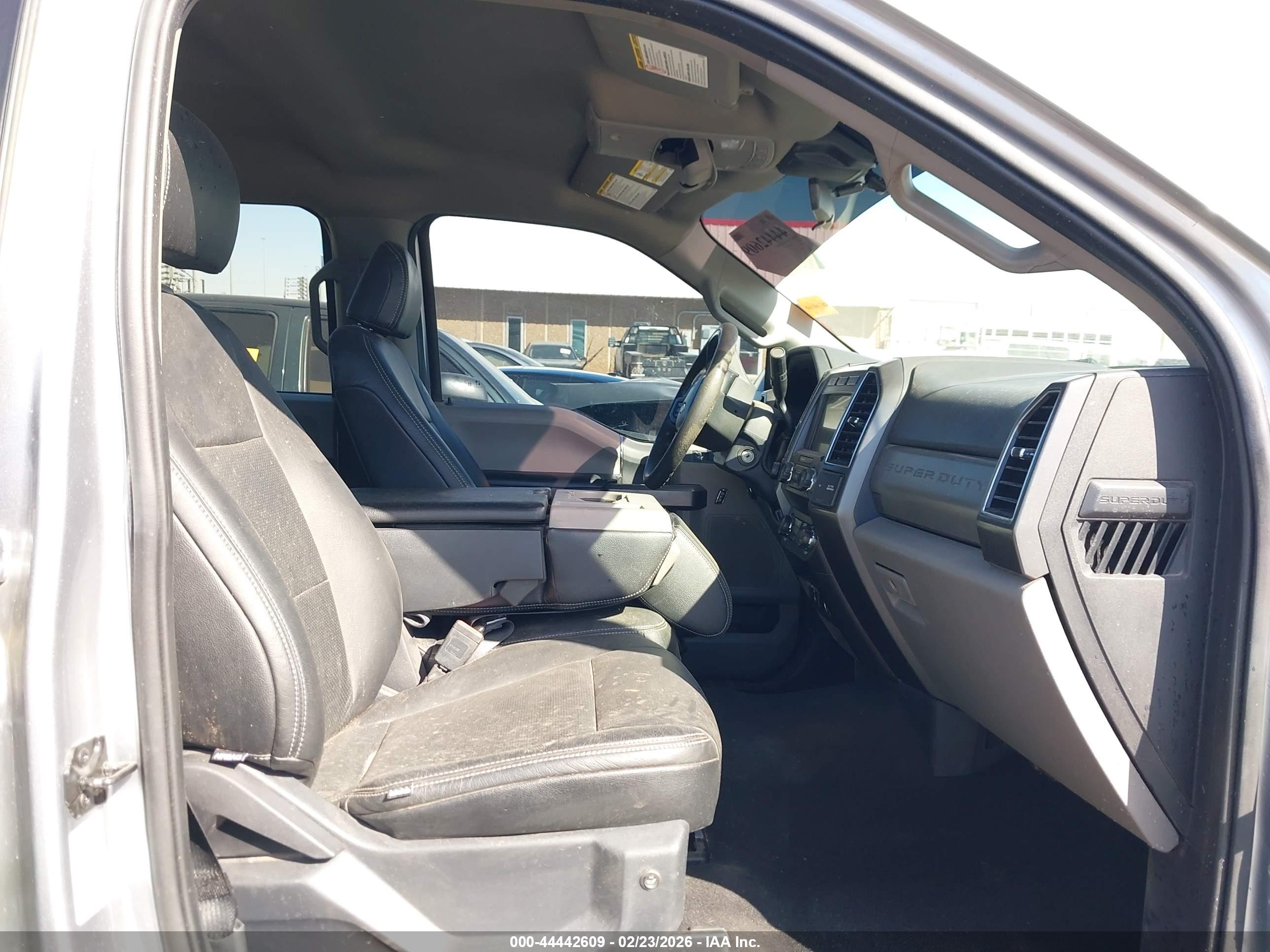 FORD F-350 image 8