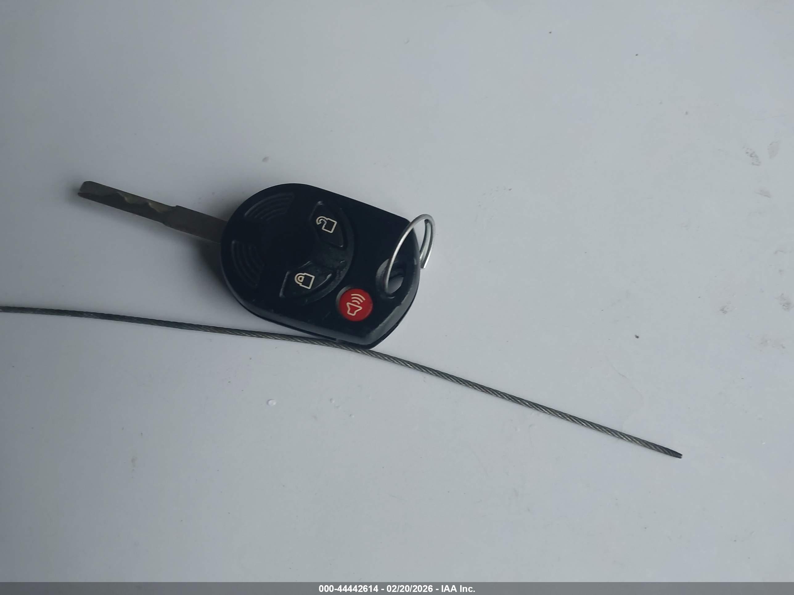 FORD ESCAPE image 11