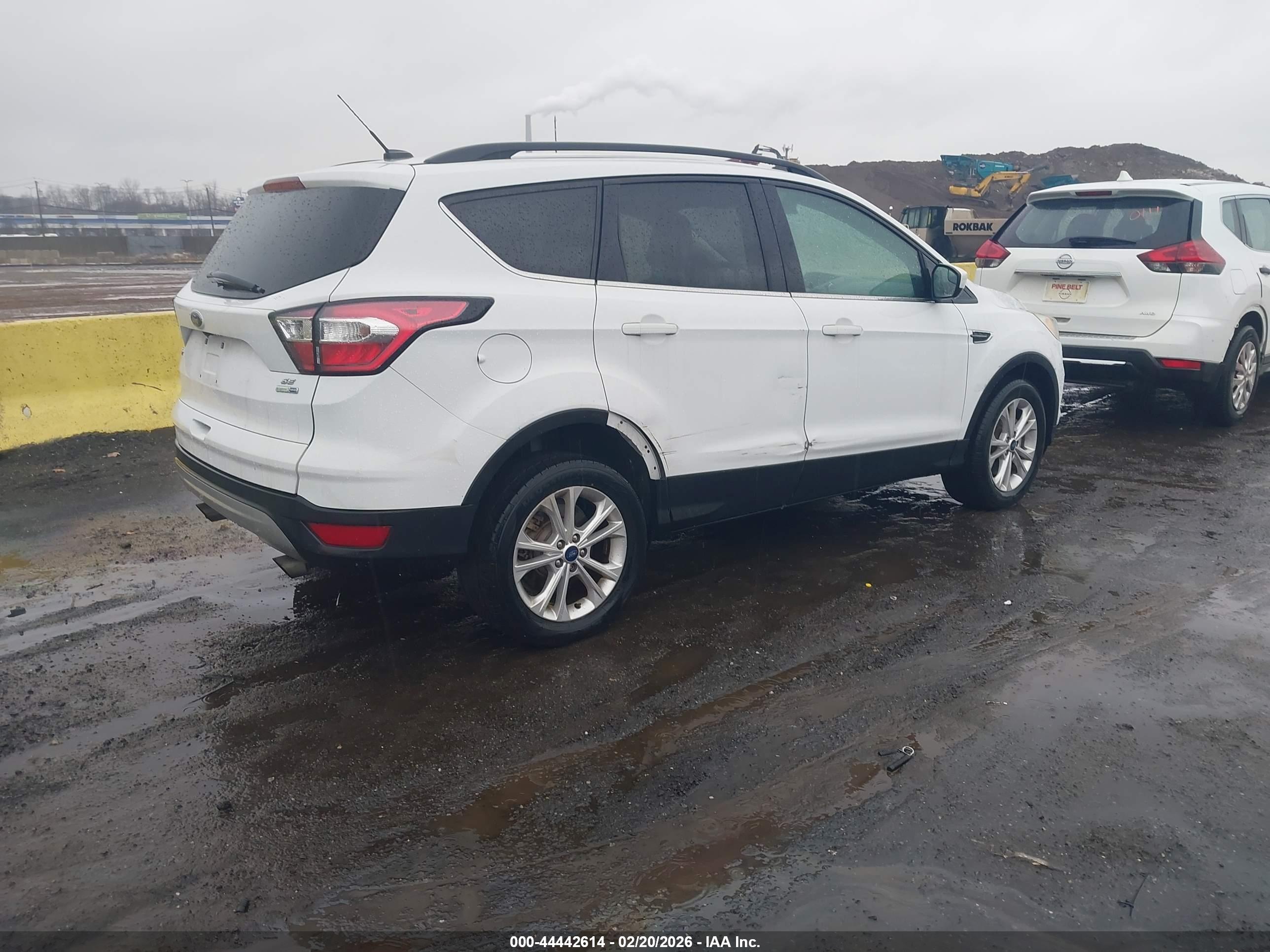 FORD ESCAPE image 4