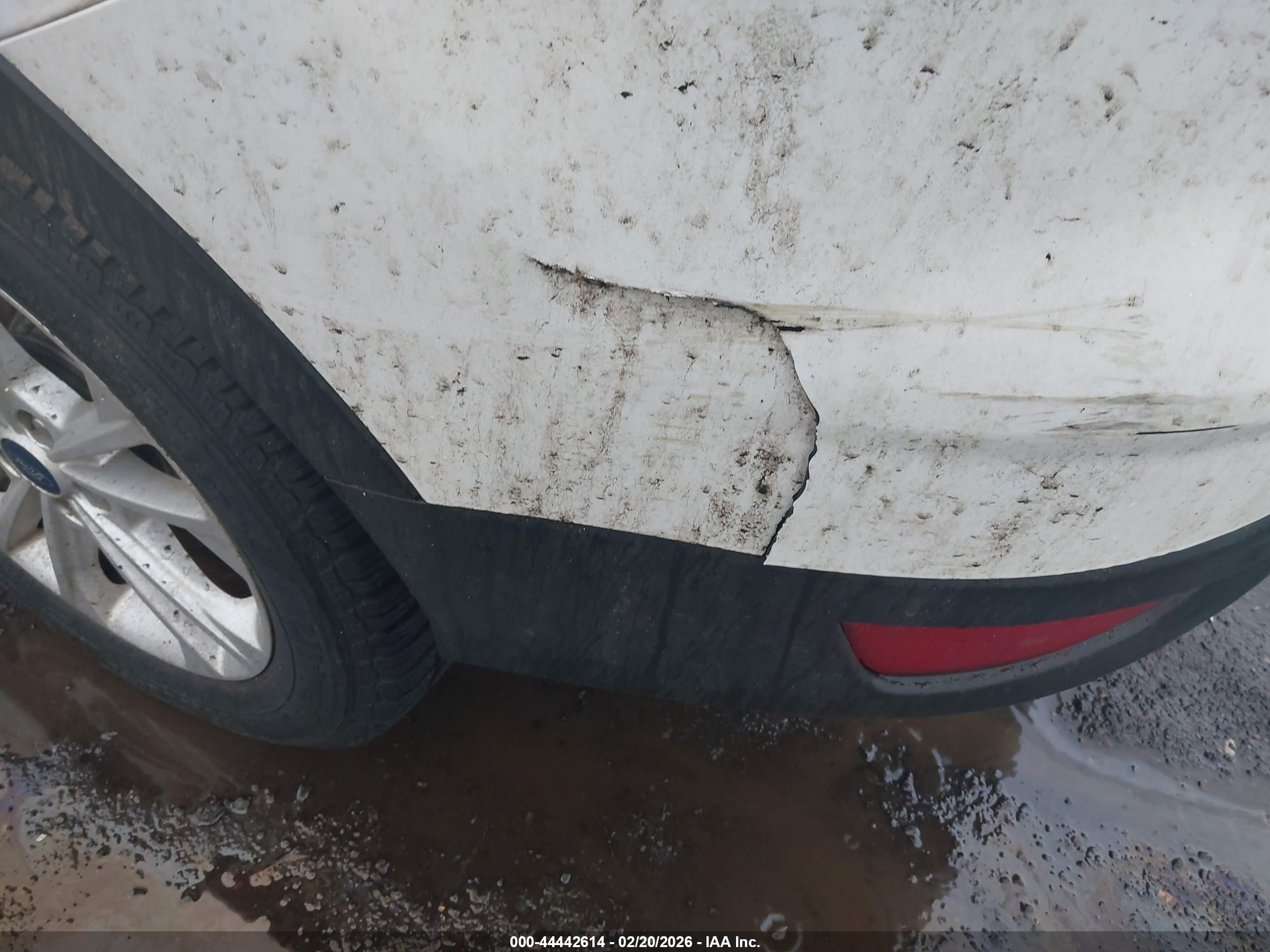 FORD ESCAPE image 6
