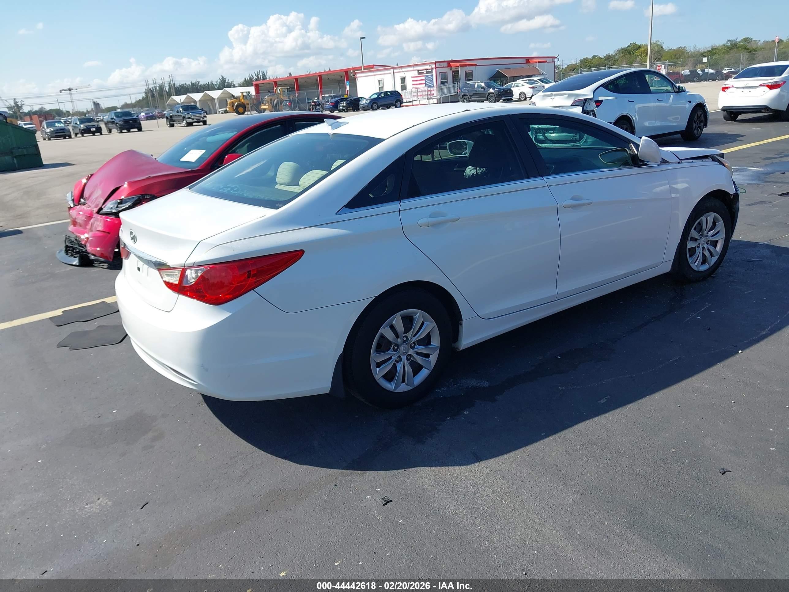 HYUNDAI SONATA image 4