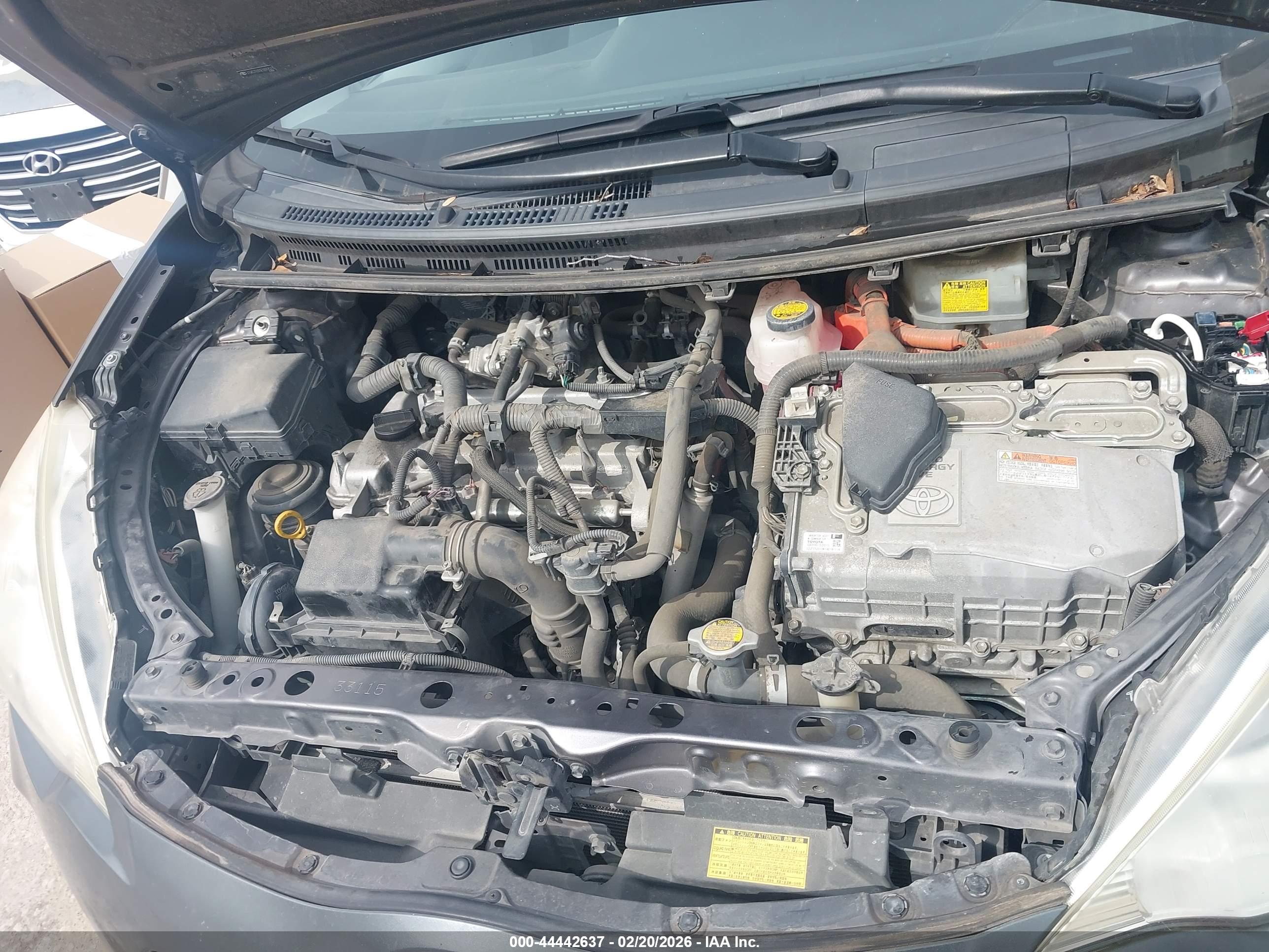 TOYOTA PRIUS image 10