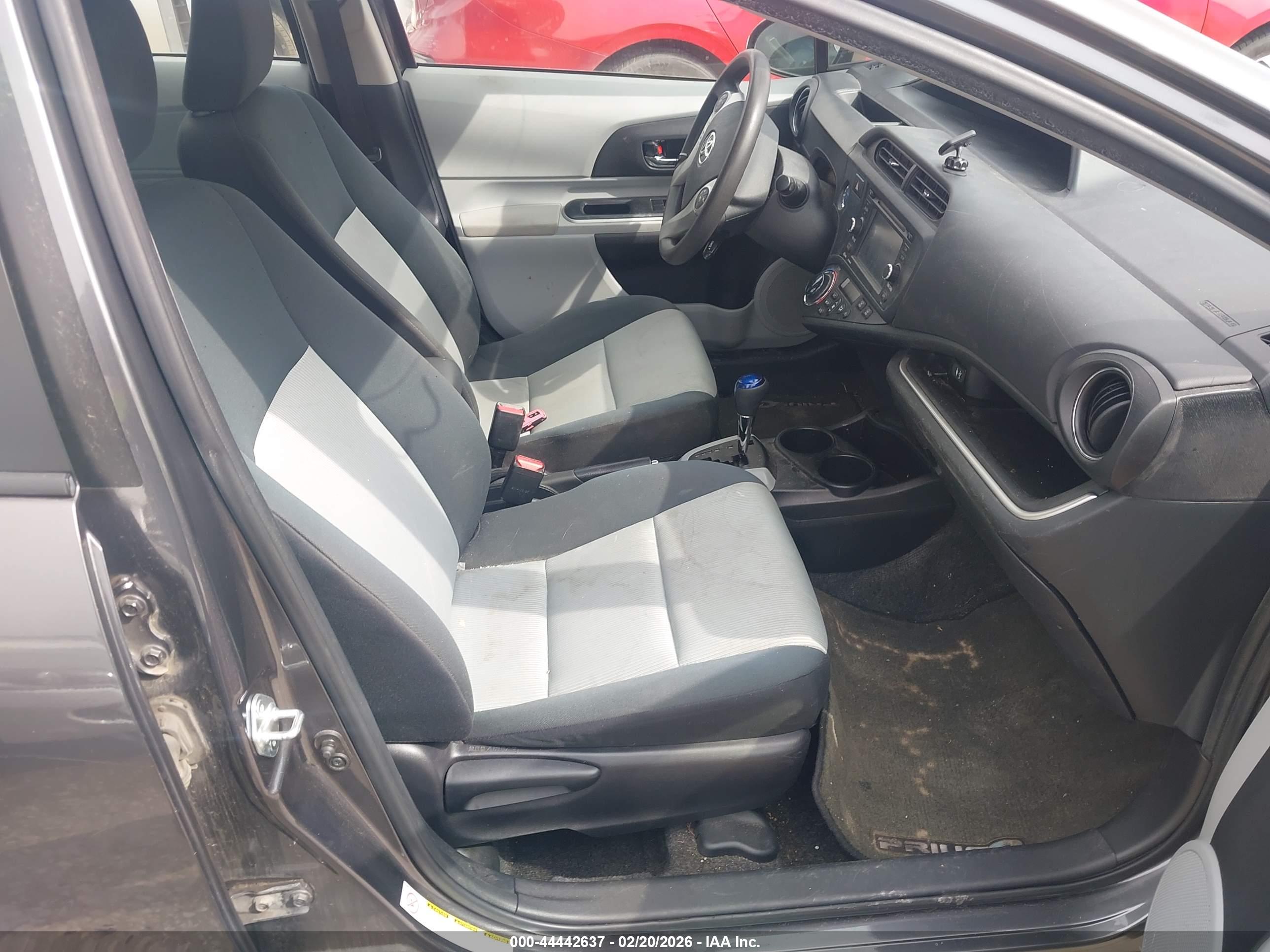 TOYOTA PRIUS image 5
