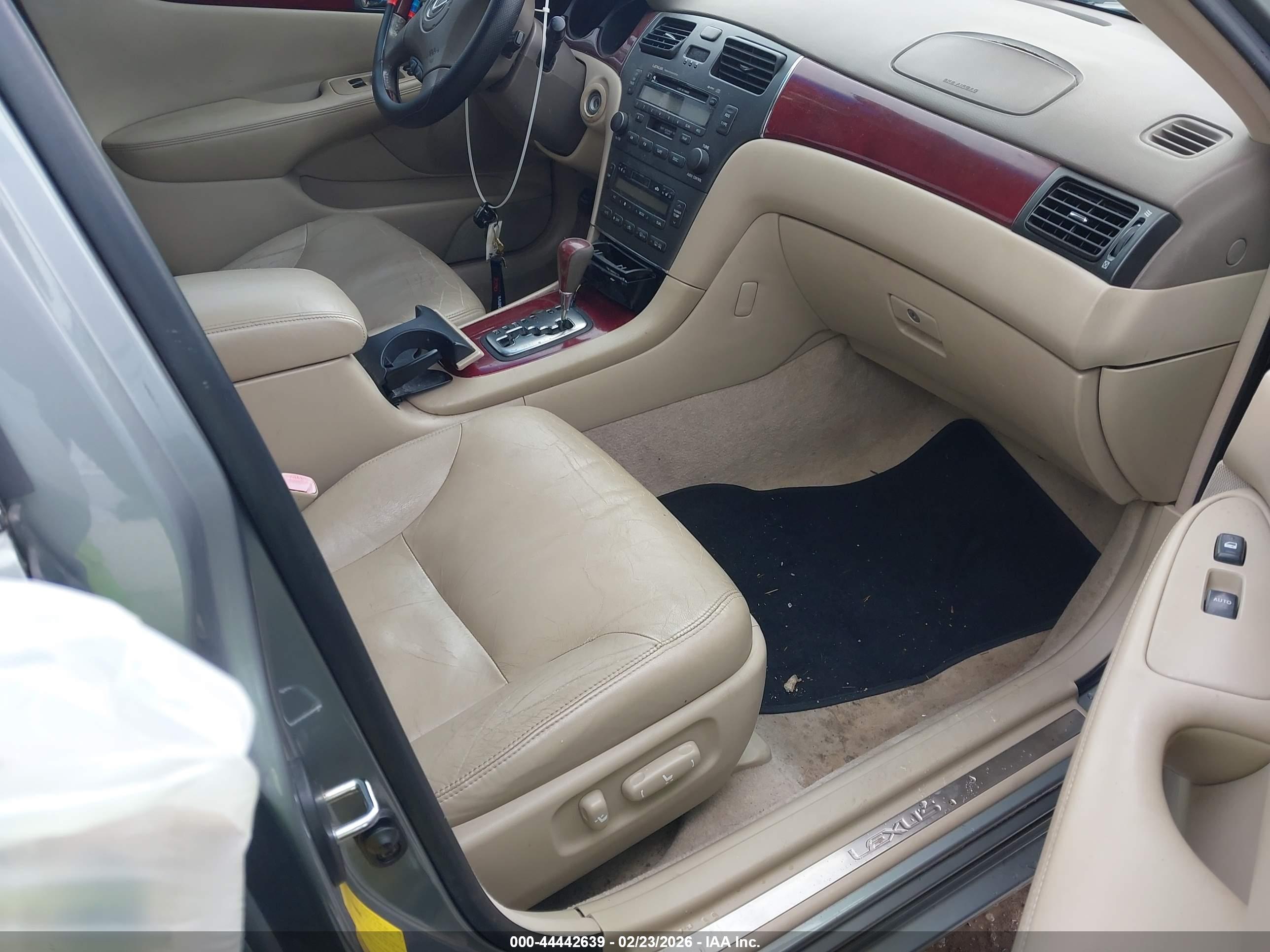 LEXUS ES image 5