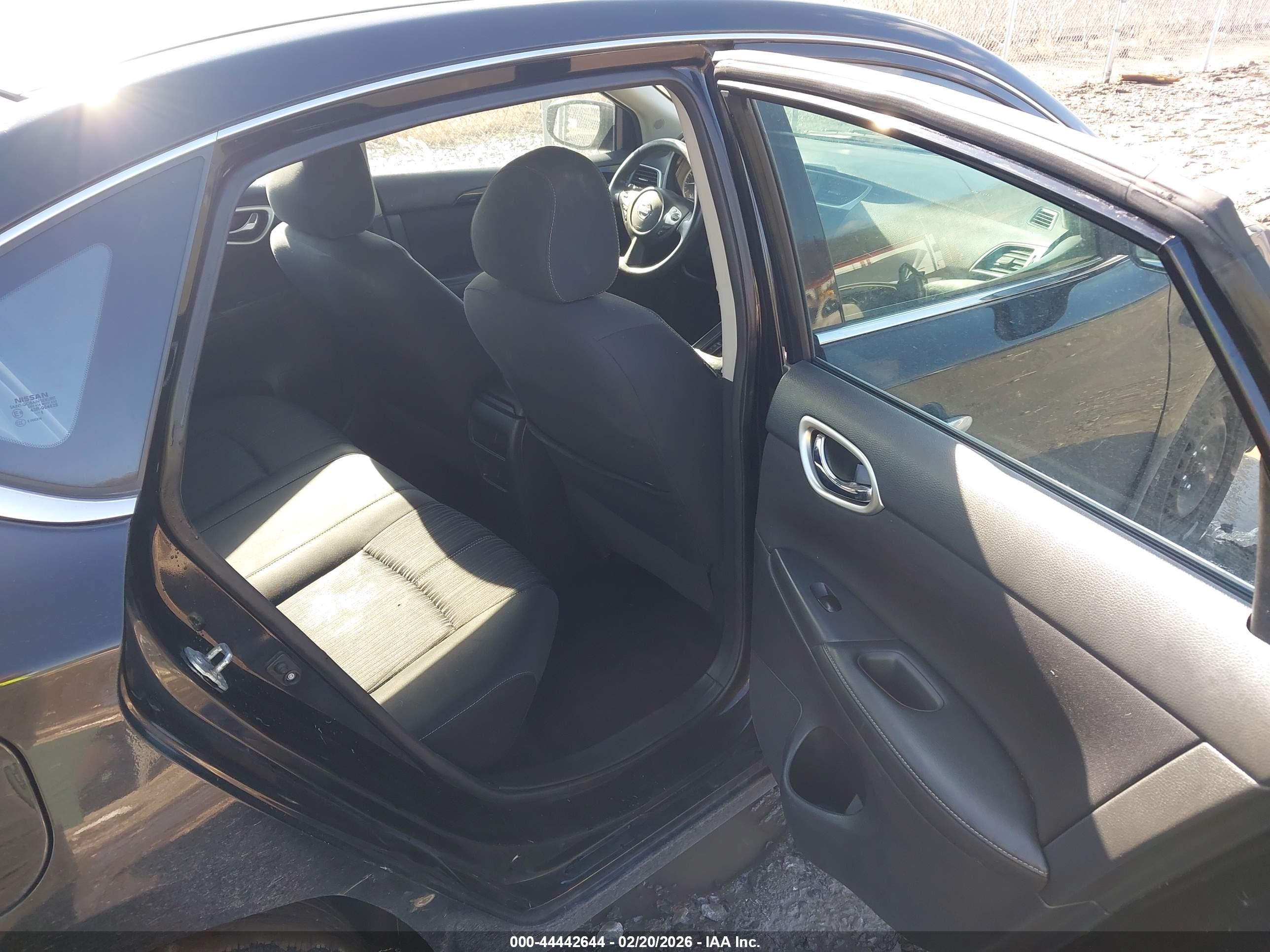 NISSAN SENTRA image 8