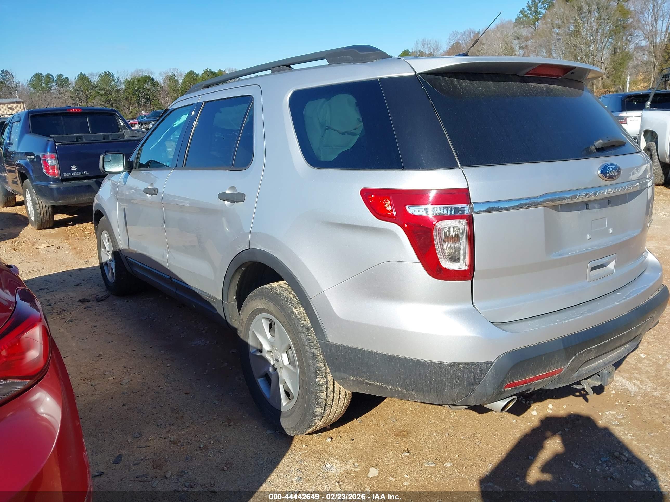 FORD EXPLORER image 3