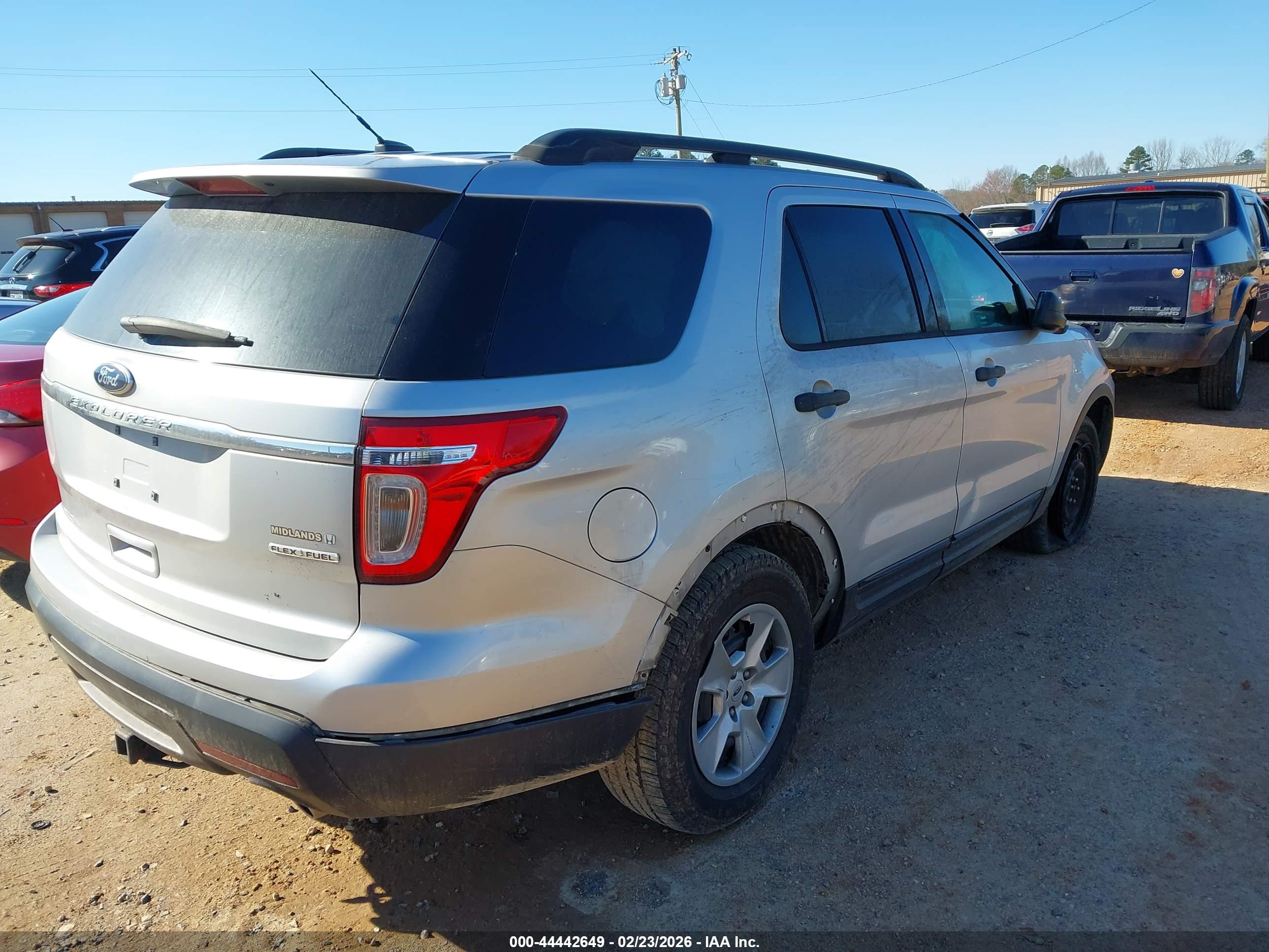 FORD EXPLORER image 4