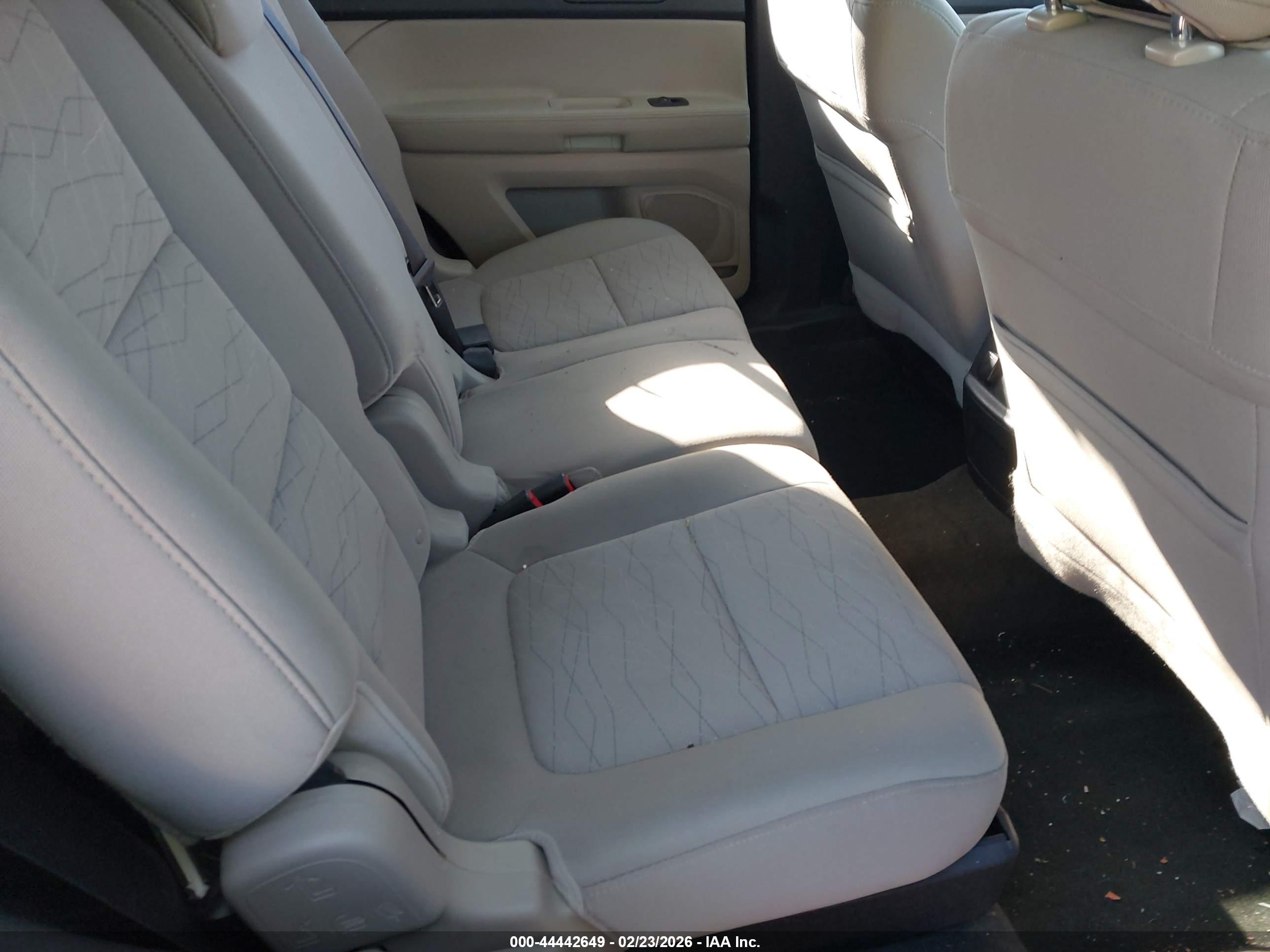 FORD EXPLORER image 8