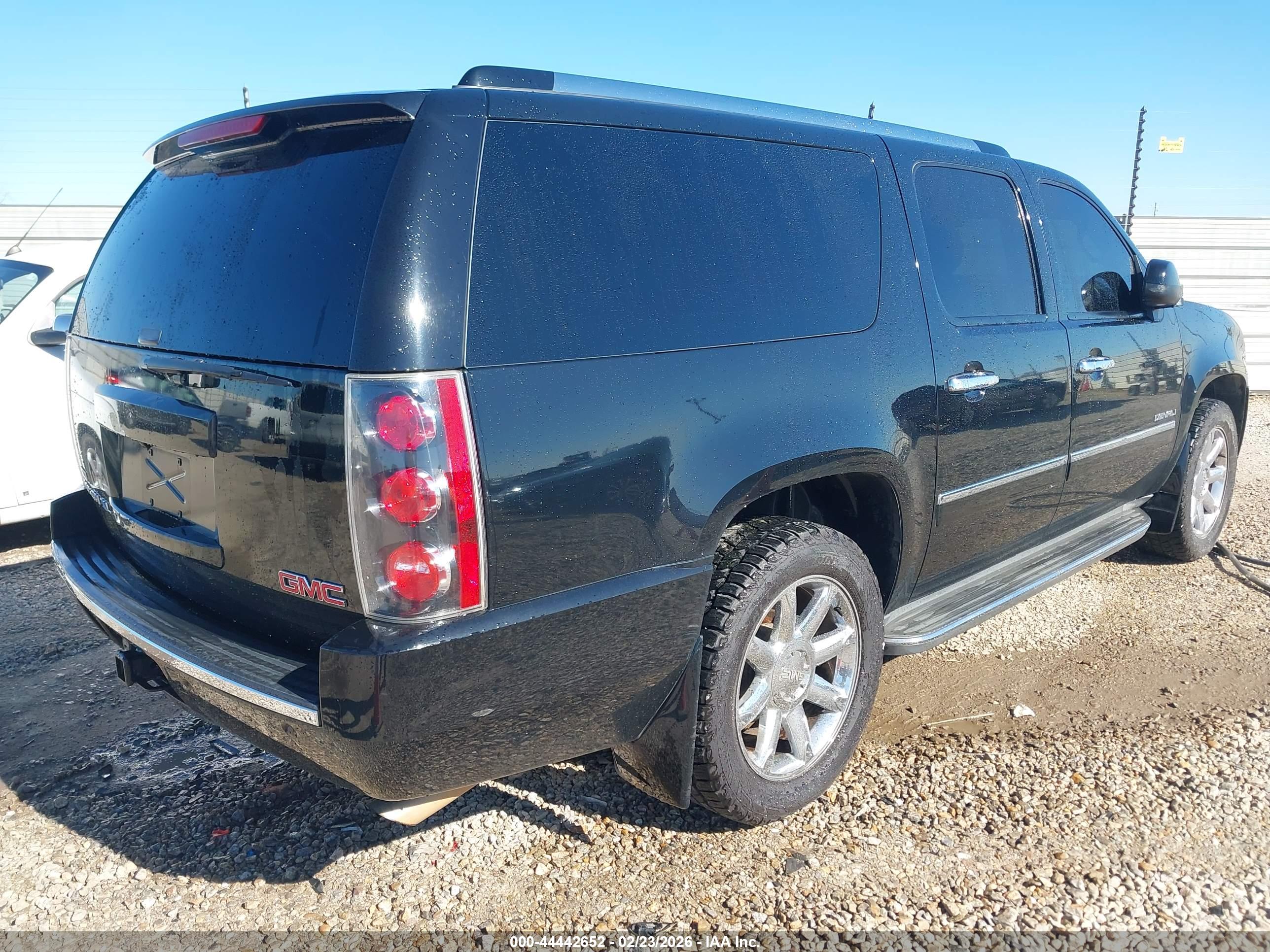GMC YUKON image 4