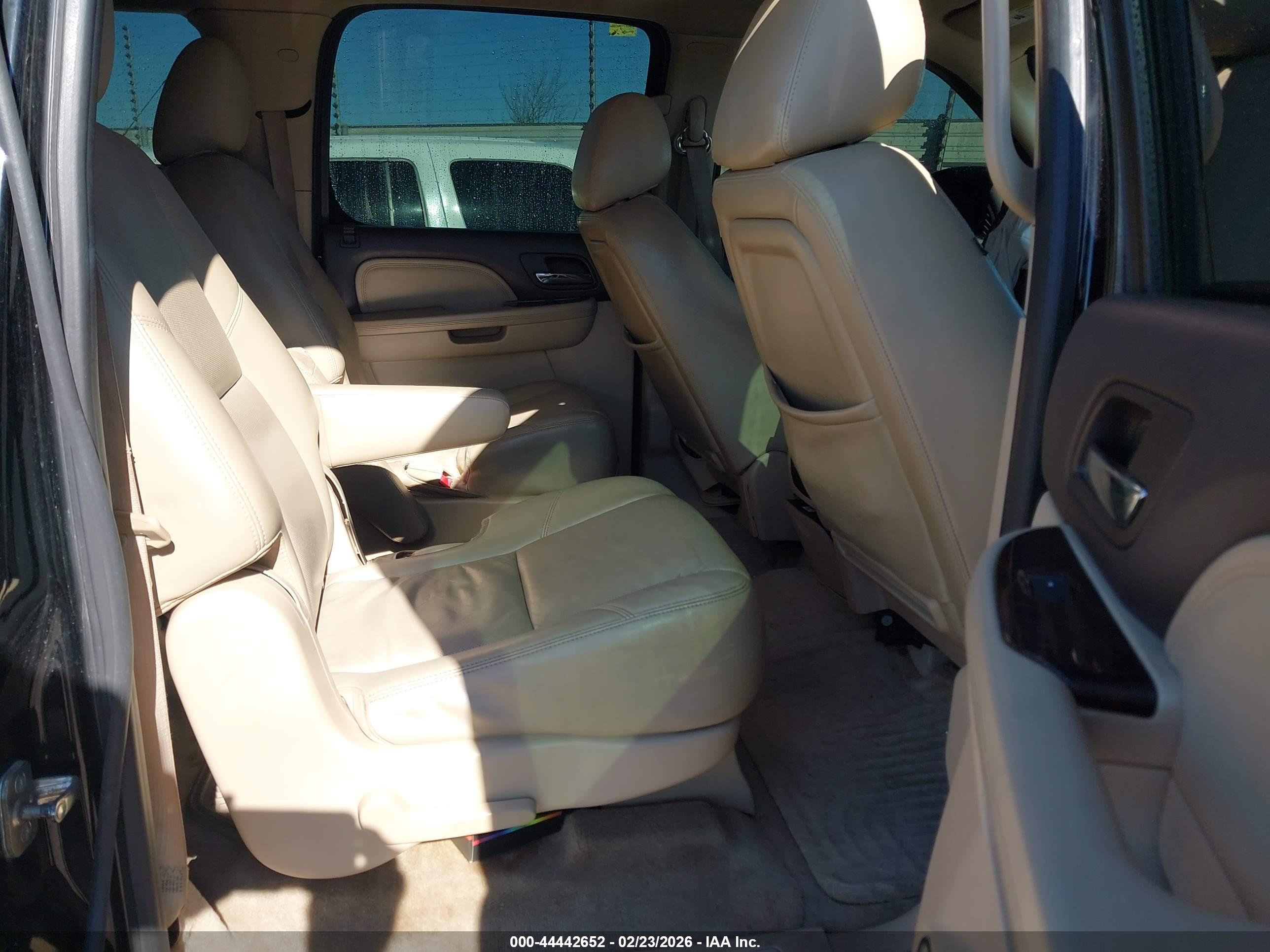 GMC YUKON image 8